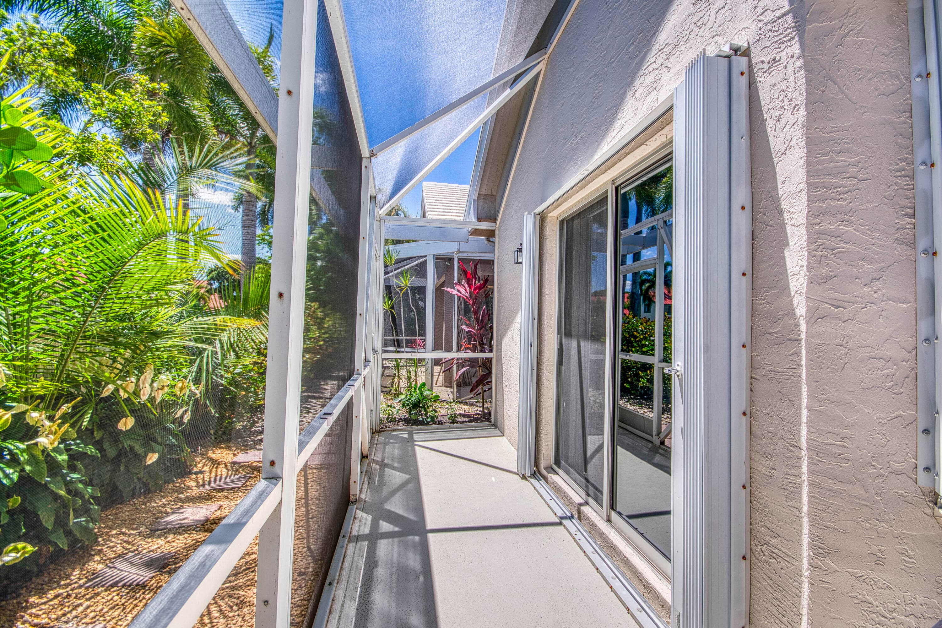 206 Canterbury Drive W, Palm Beach Gardens, FL 33418 — photo 30 of 36