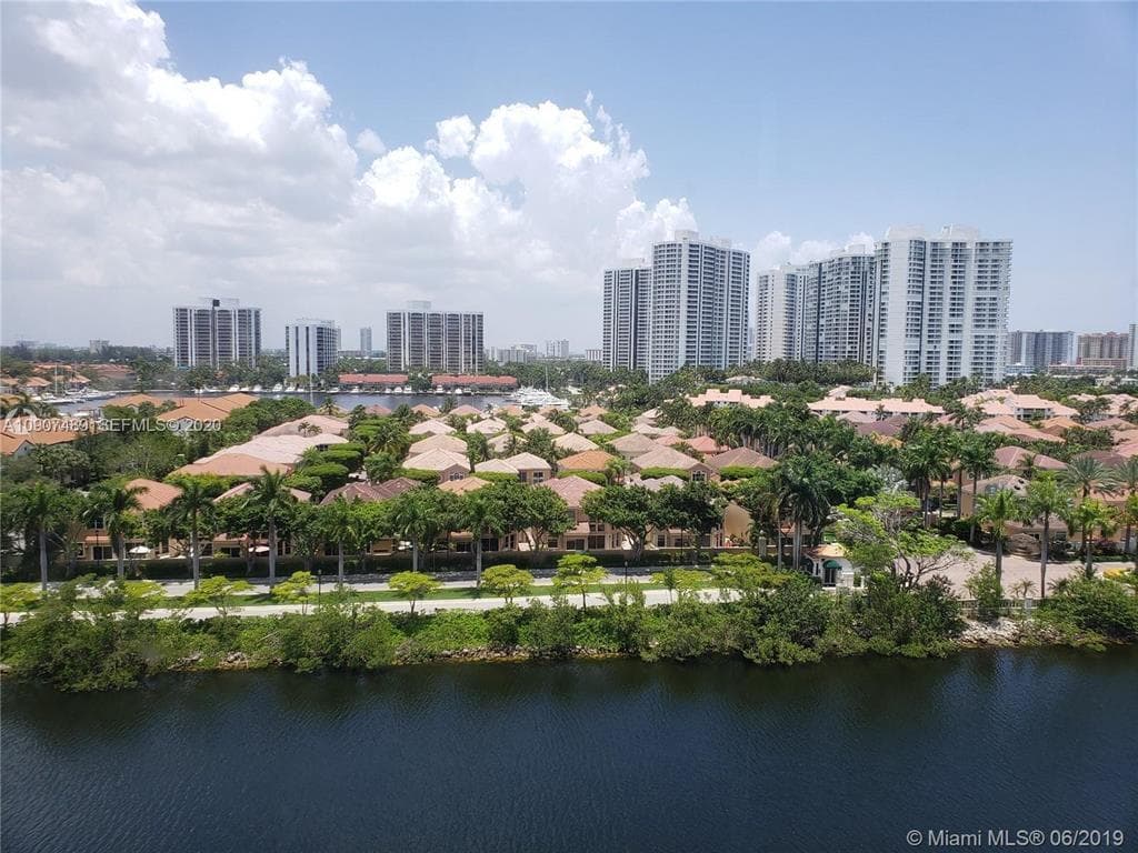 3701 N Country Club Drive 1008, Aventura, FL 33180 — photo 2 of 8