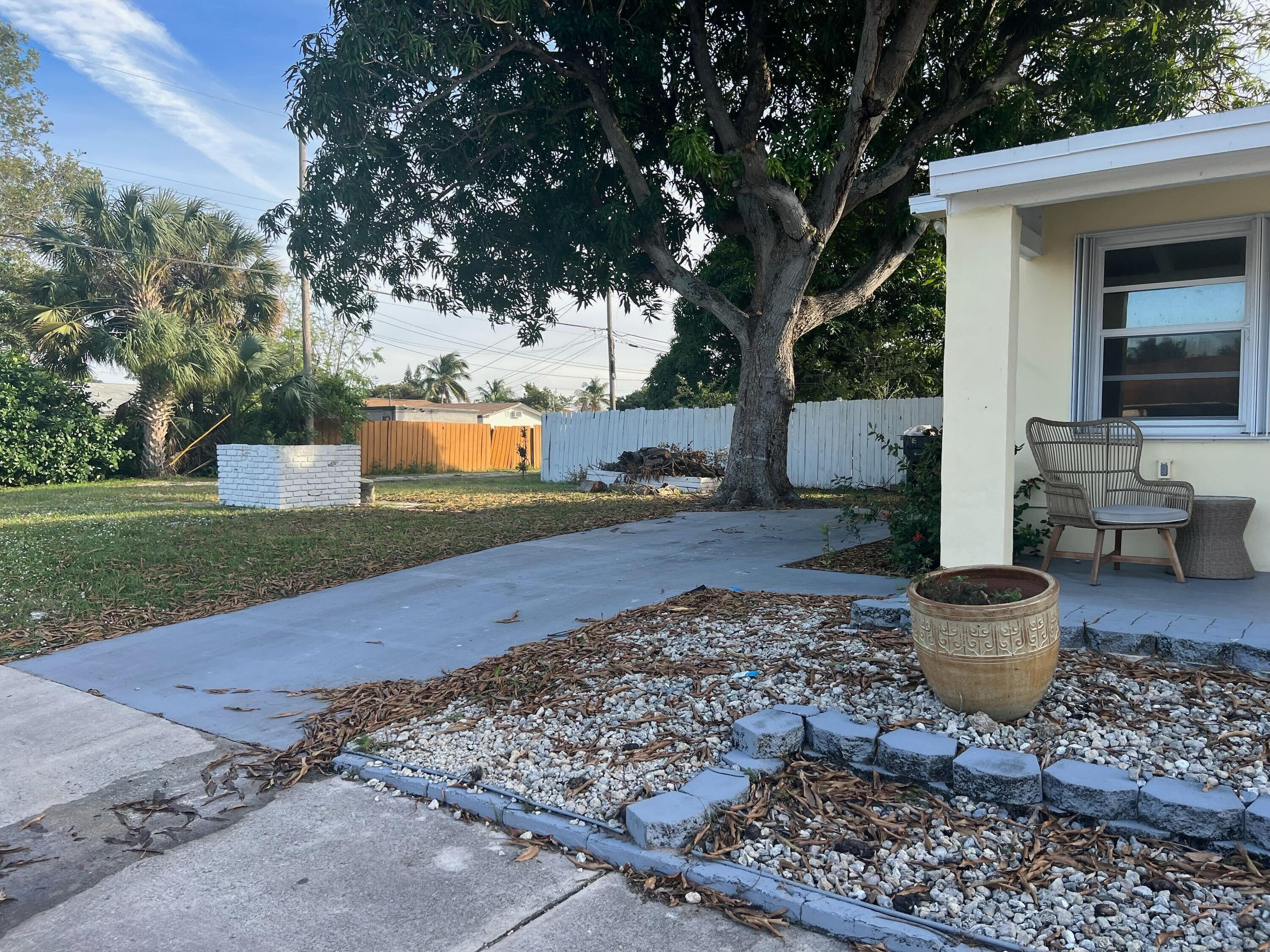 1202 S M Street, Lake Worth Beach, FL 33460 — photo 5 of 16