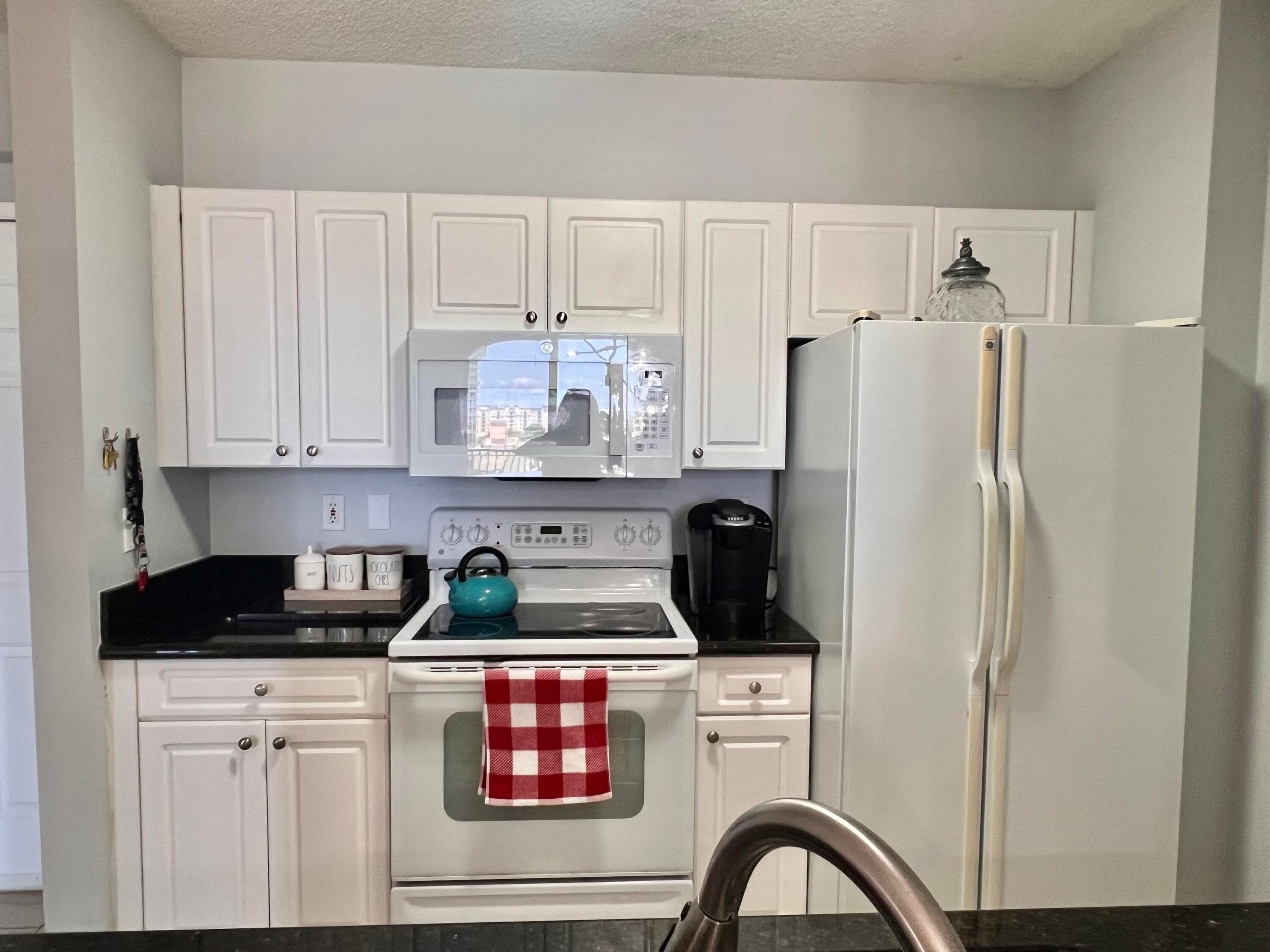 651 Okeechobee Boulevard 706, West Palm Beach, FL 33401 — photo 18 of 47