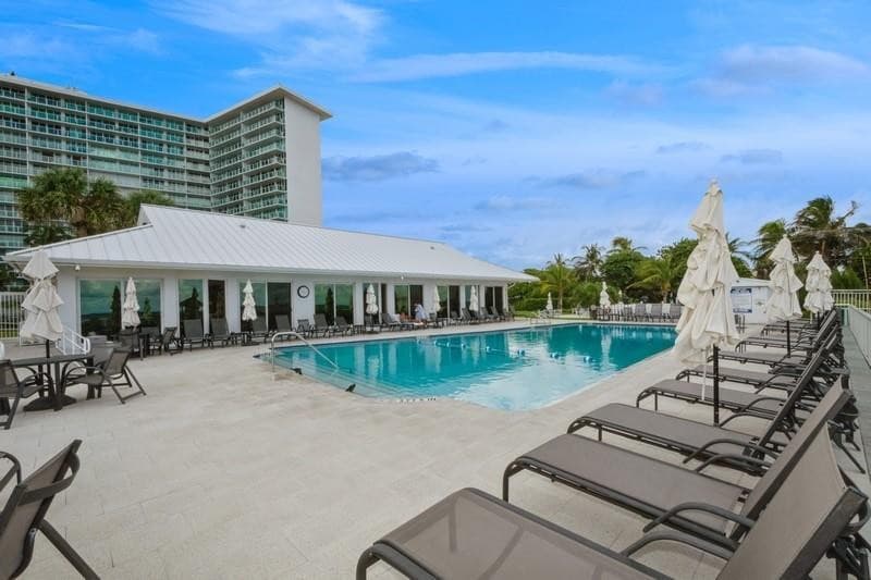 333 NE 21st Avenue 1620, Deerfield Beach, FL 33441 — photo 21 of 62