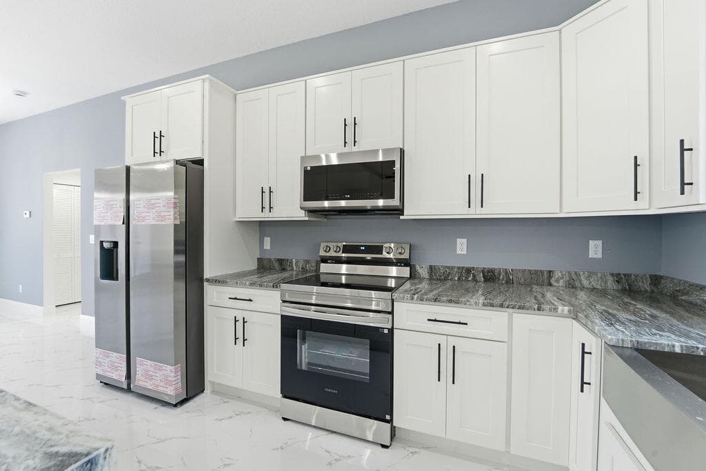 2392 SW Madden Ave Avenue, Palm Bay, FL 32908 — photo 12 of 53