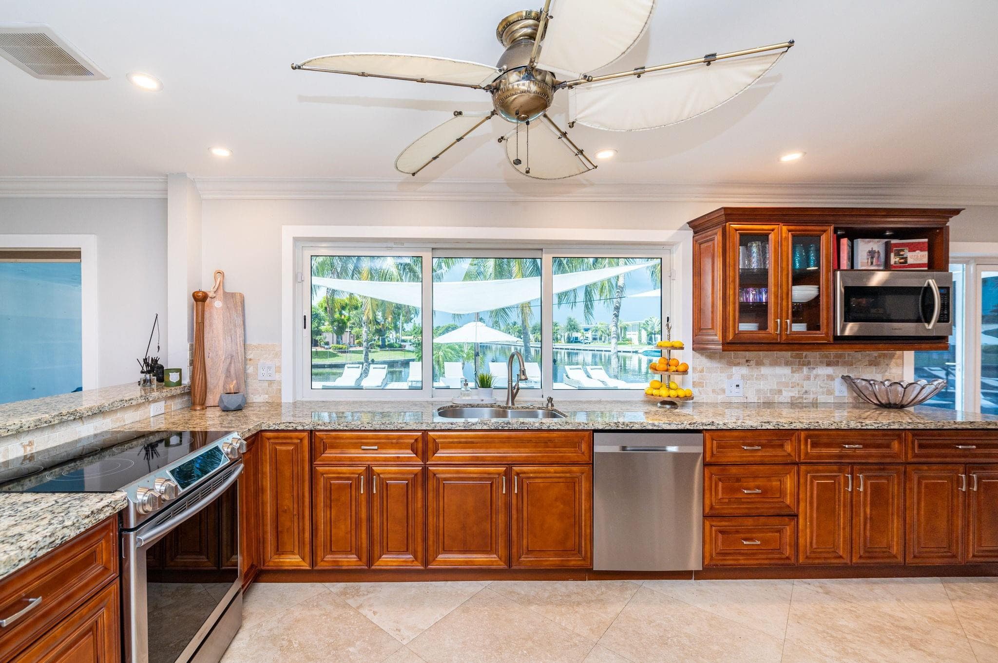 6541 NE 20th Avenue, Fort Lauderdale, FL 33308 — photo 8 of 41