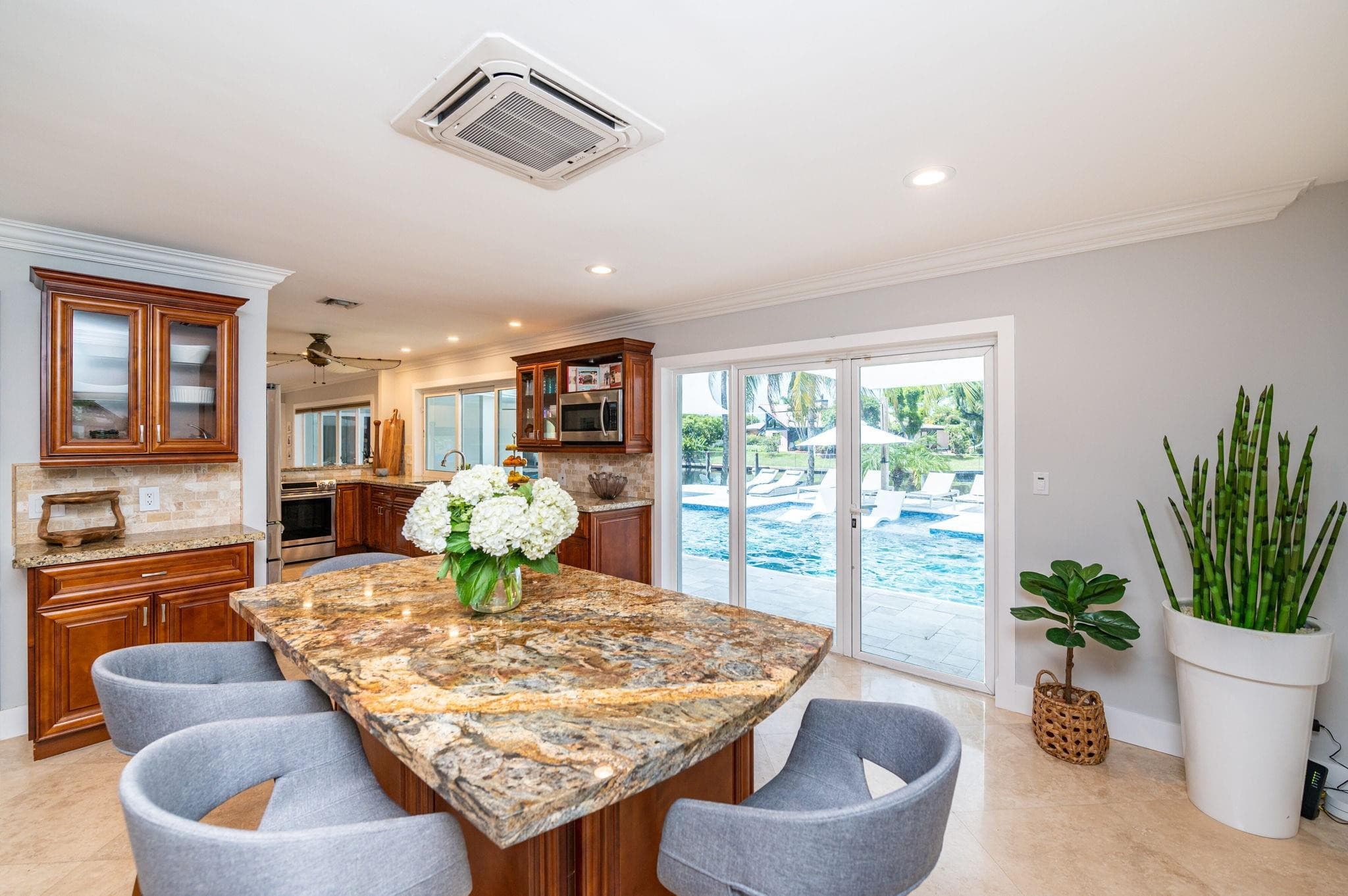 6541 NE 20th Avenue, Fort Lauderdale, FL 33308 — photo 10 of 41