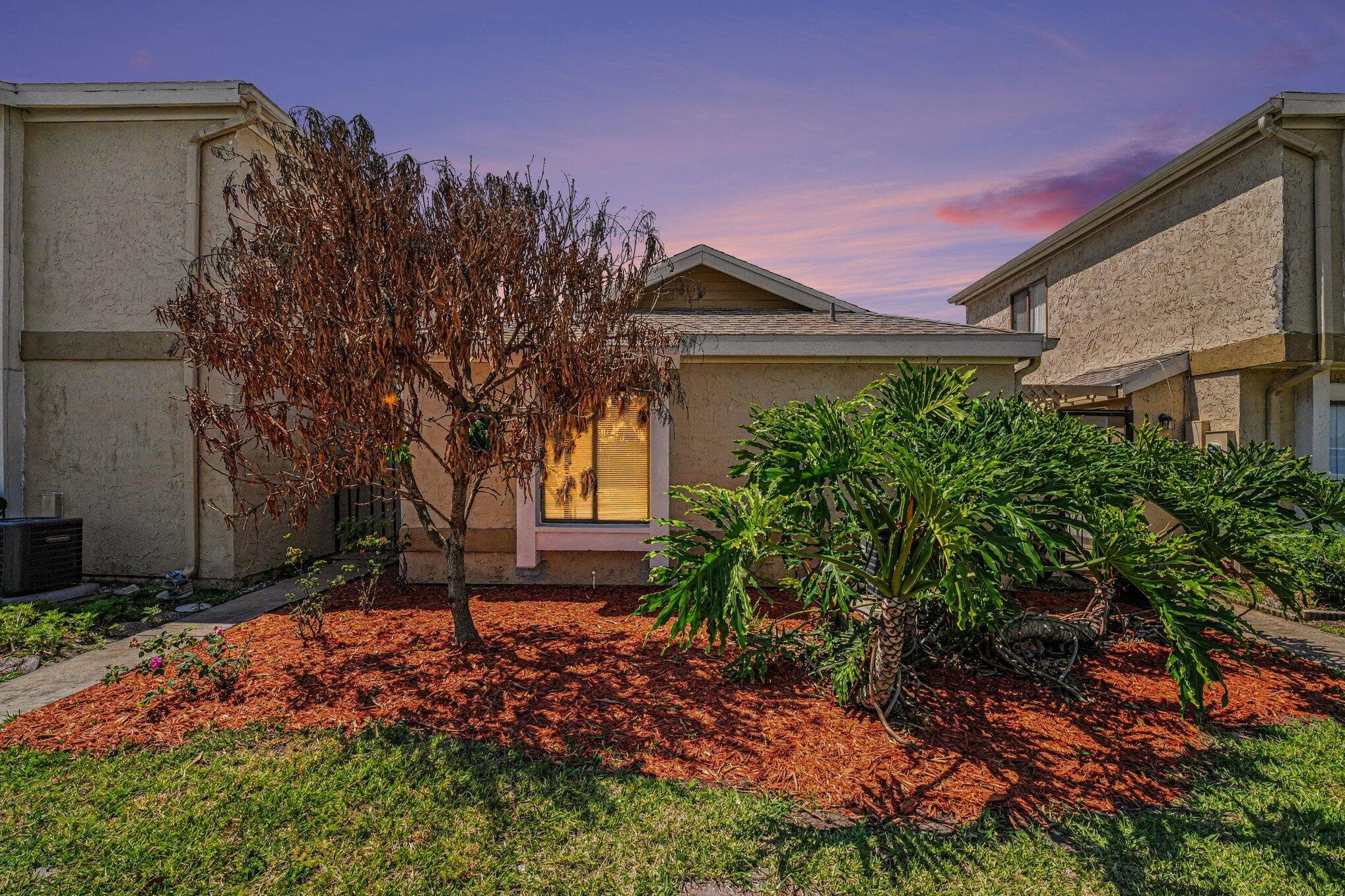 1011 NE Abada Ct Court NE 110, Palm Bay, FL 32905 — photo