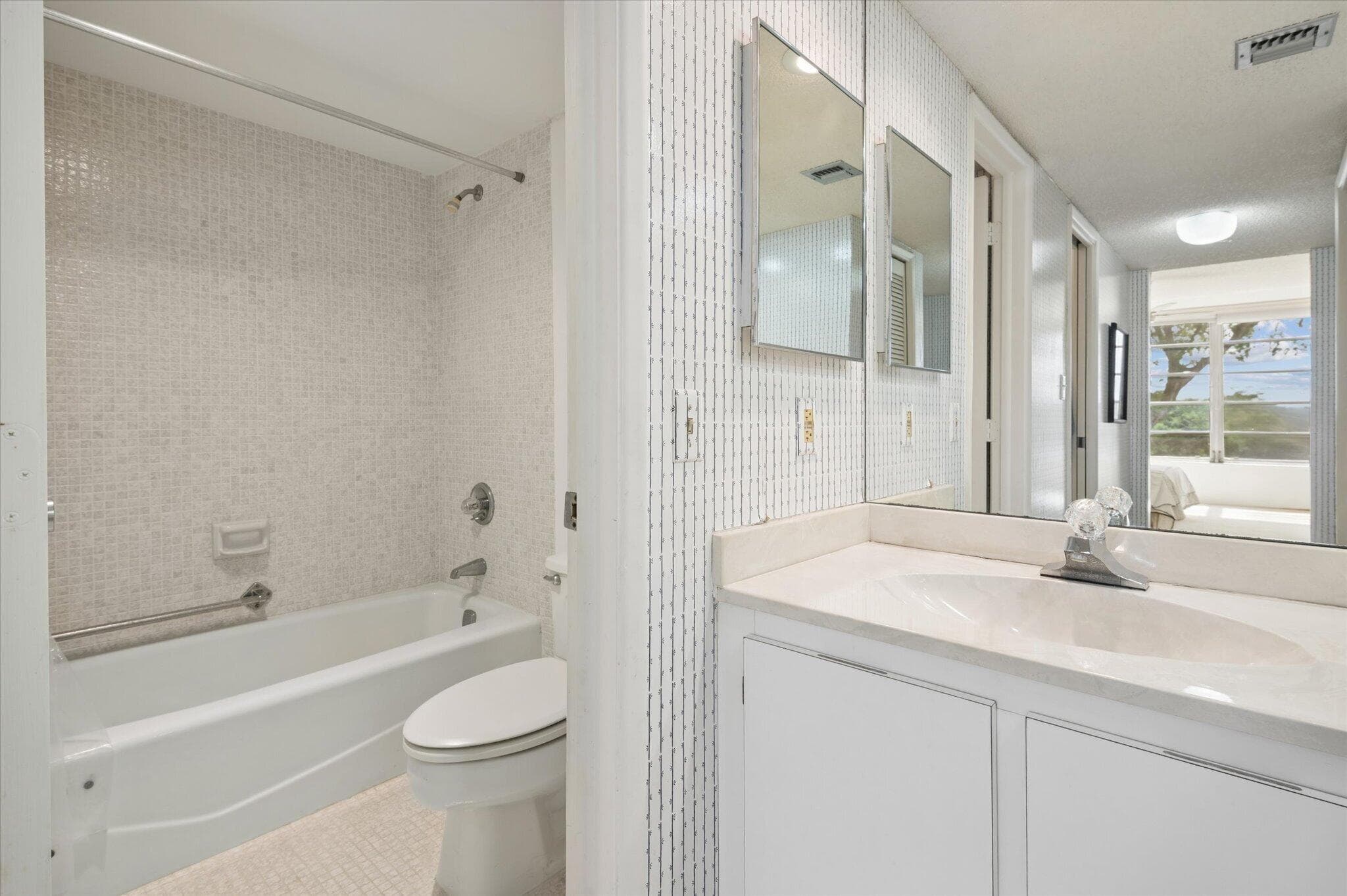 806 Cypress Boulevard 408, Pompano Beach, FL 33069 — photo 11 of 25