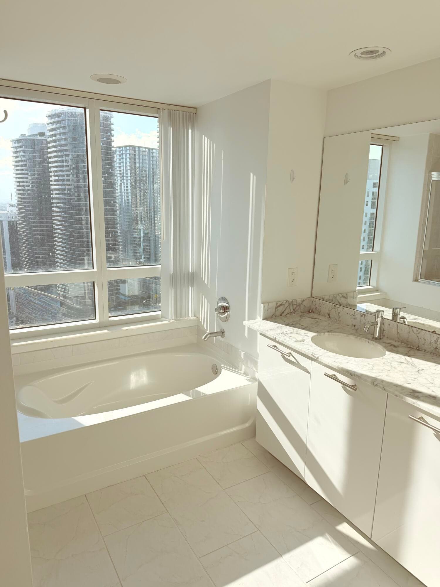 951 Brickell Avenue 3611, Miami, FL 33131 — photo 6 of 12