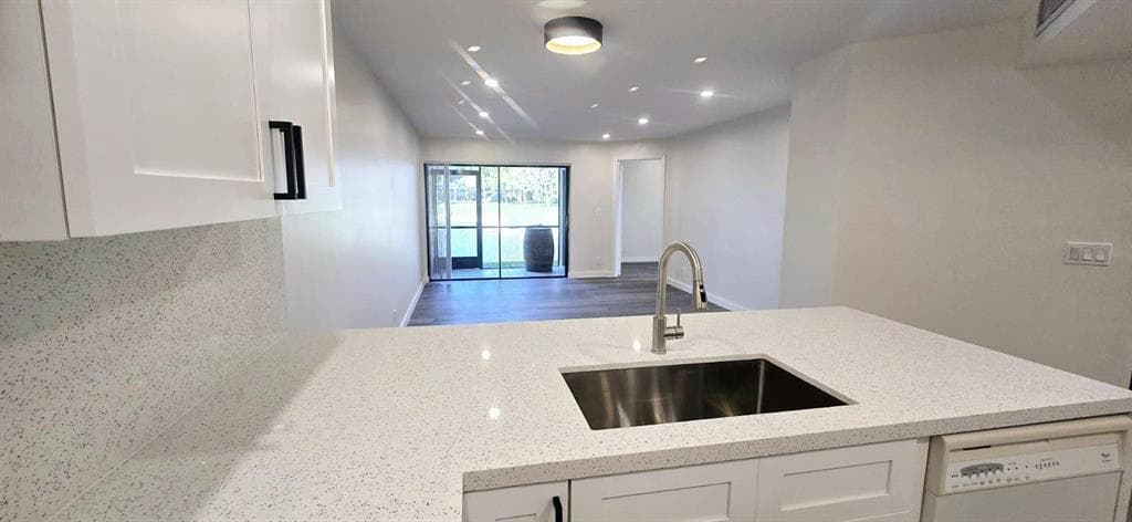 5539 Courtyard Drive 5539, Margate, FL 33063 — photo 4 of 24