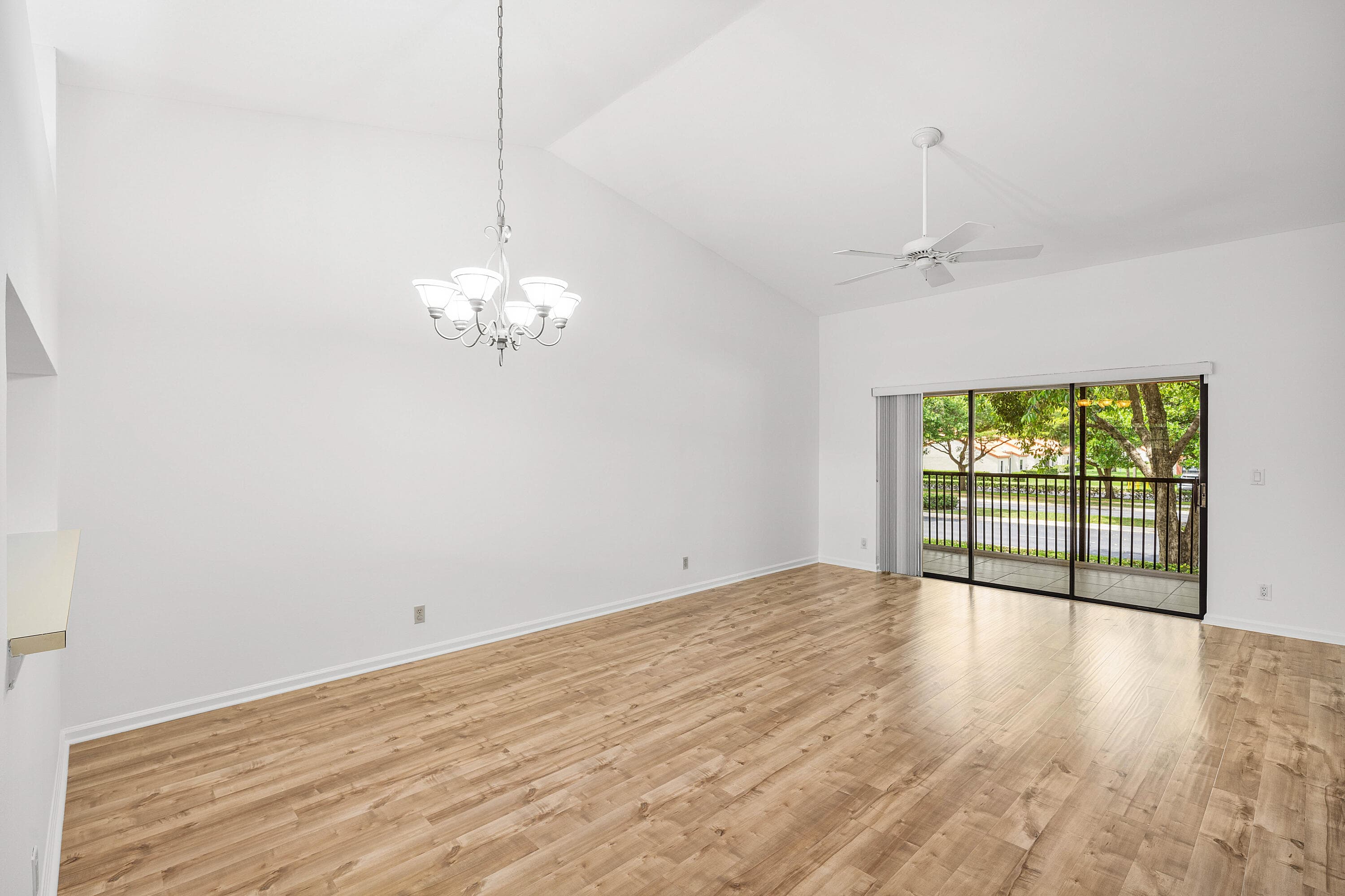 206 Congressional Way 206, Deerfield Beach, FL 33442 — photo 12 of 38