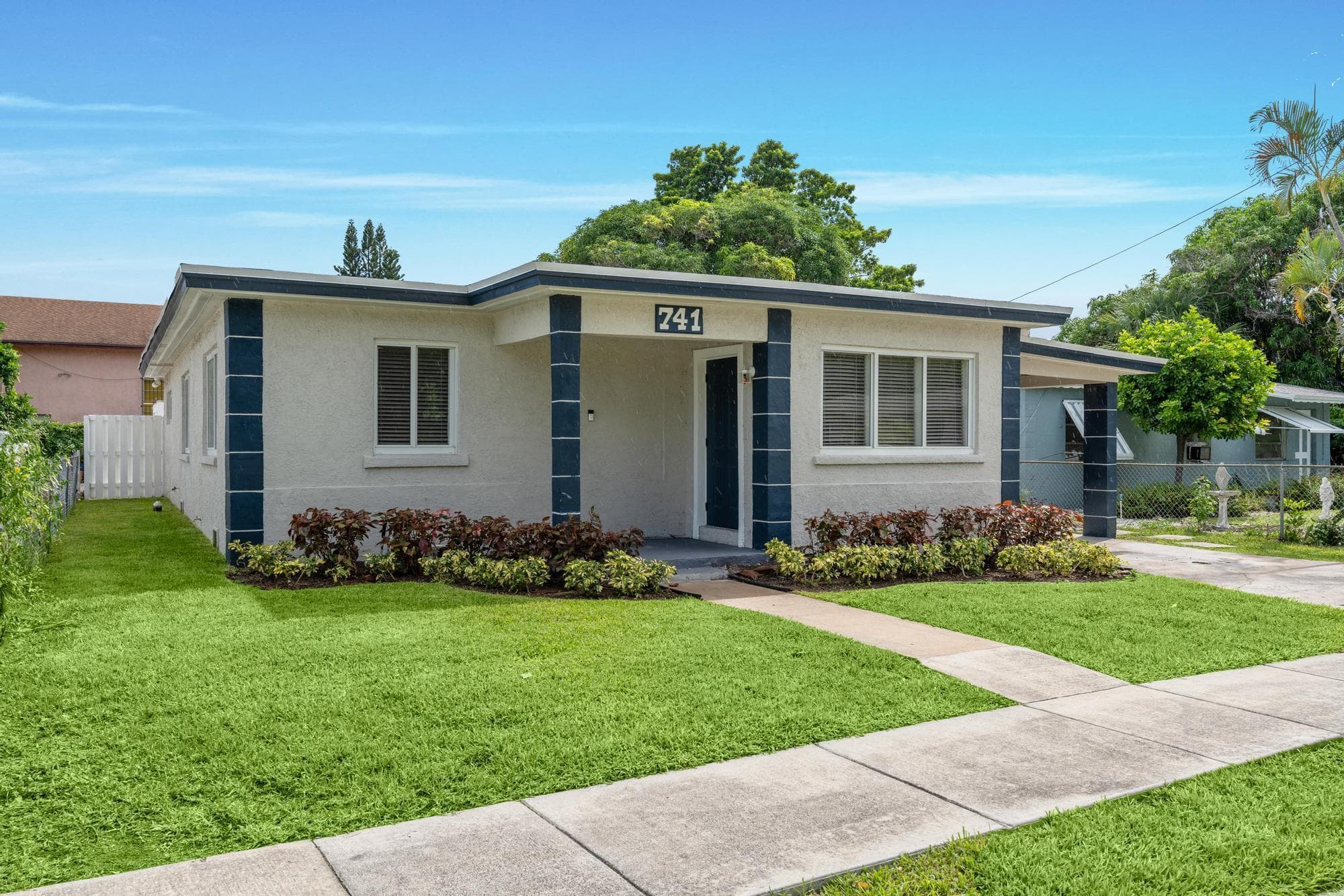 741 W 10th Street, Riviera Beach, FL 33404 — photo