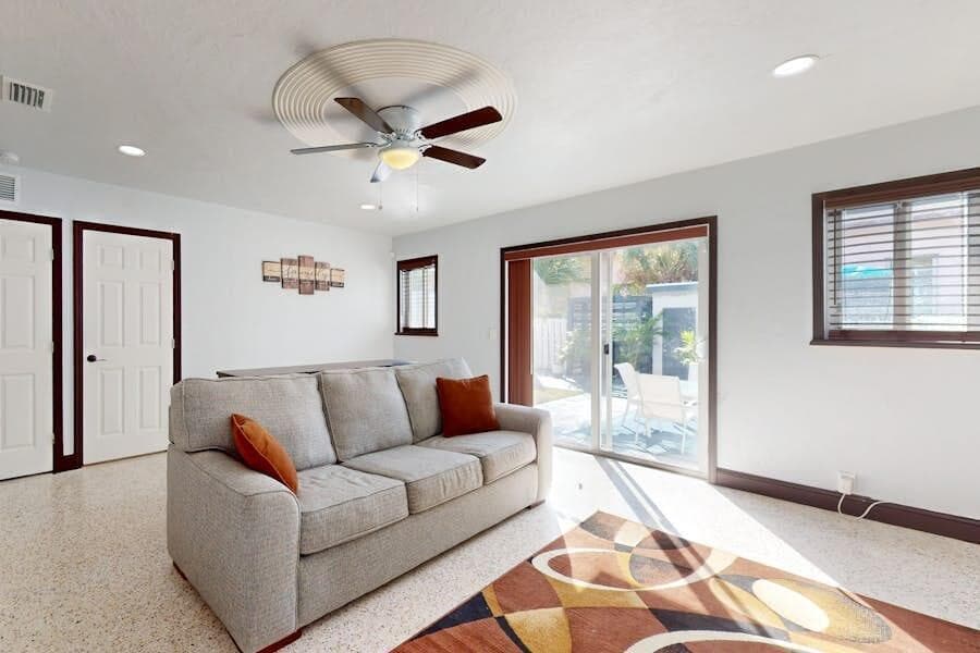 741 W 10th Street, Riviera Beach, FL 33404 — photo 13 of 30