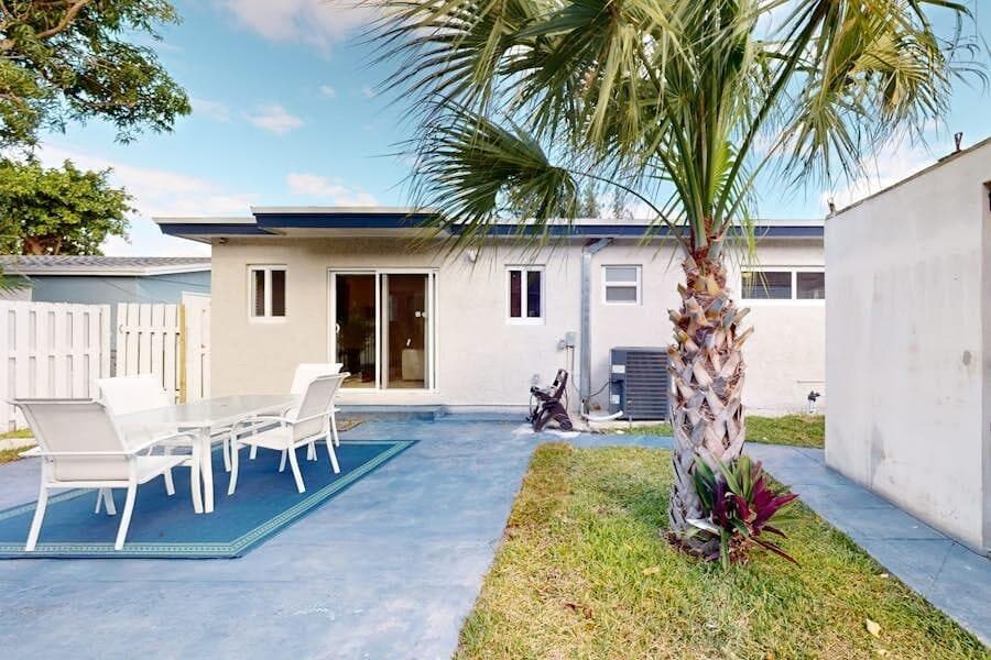 741 W 10th Street, Riviera Beach, FL 33404 — photo 23 of 30