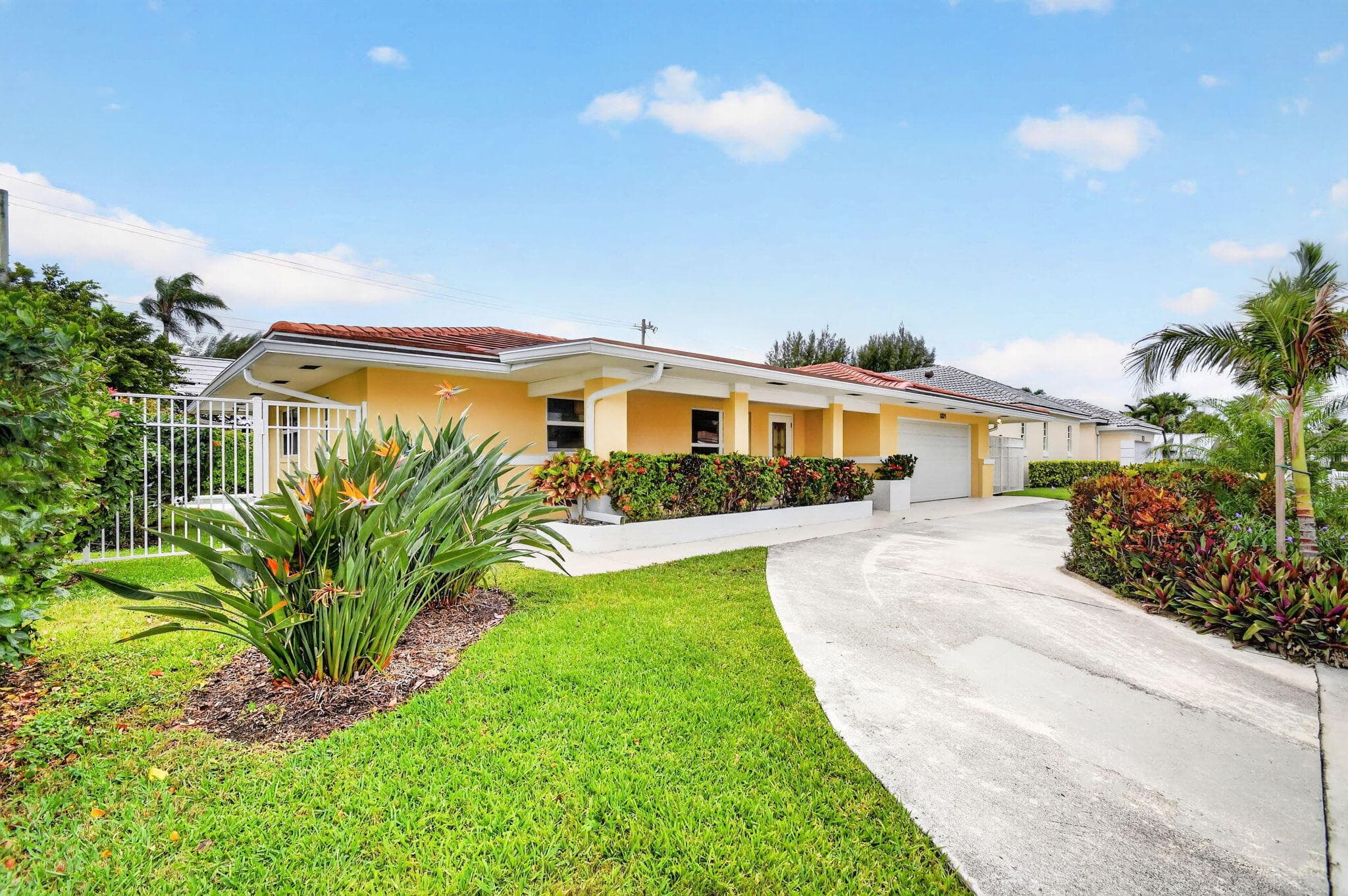 1221 Singer Drive, Singer Island, FL 33404 — photo 18 of 29