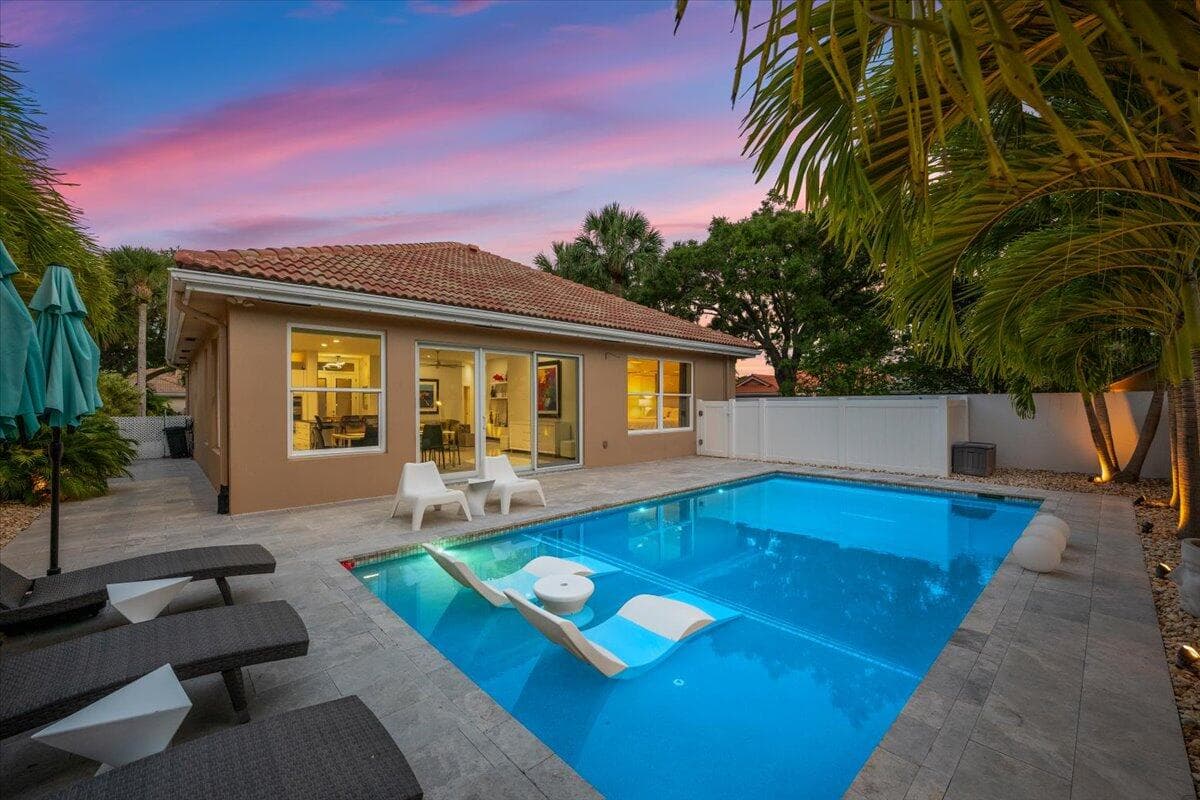 169 Hampton Circle, Jupiter, FL 33458 — photo 1 of 30