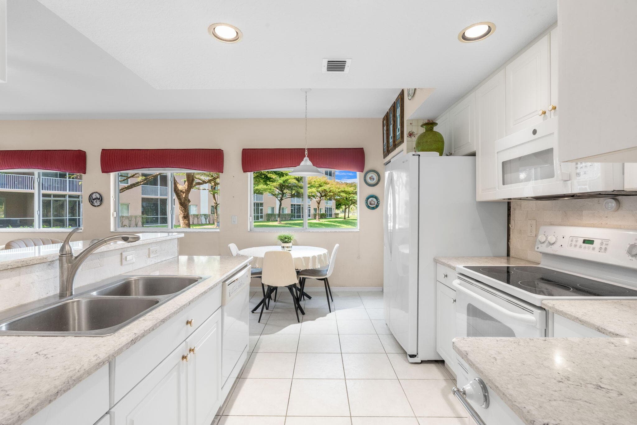 7735 Yardley Drive 103, Tamarac, FL 33321 — photo 15 of 29