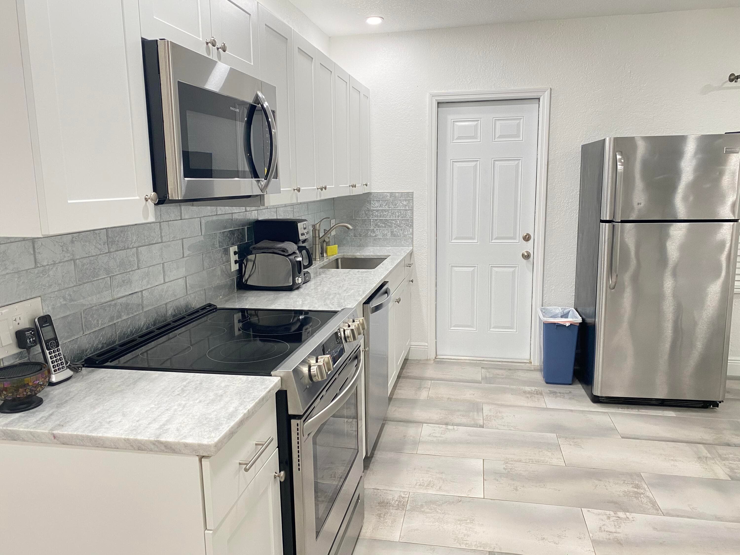 626 NE 17th Way, Fort Lauderdale, FL 33304 — photo 19 of 19