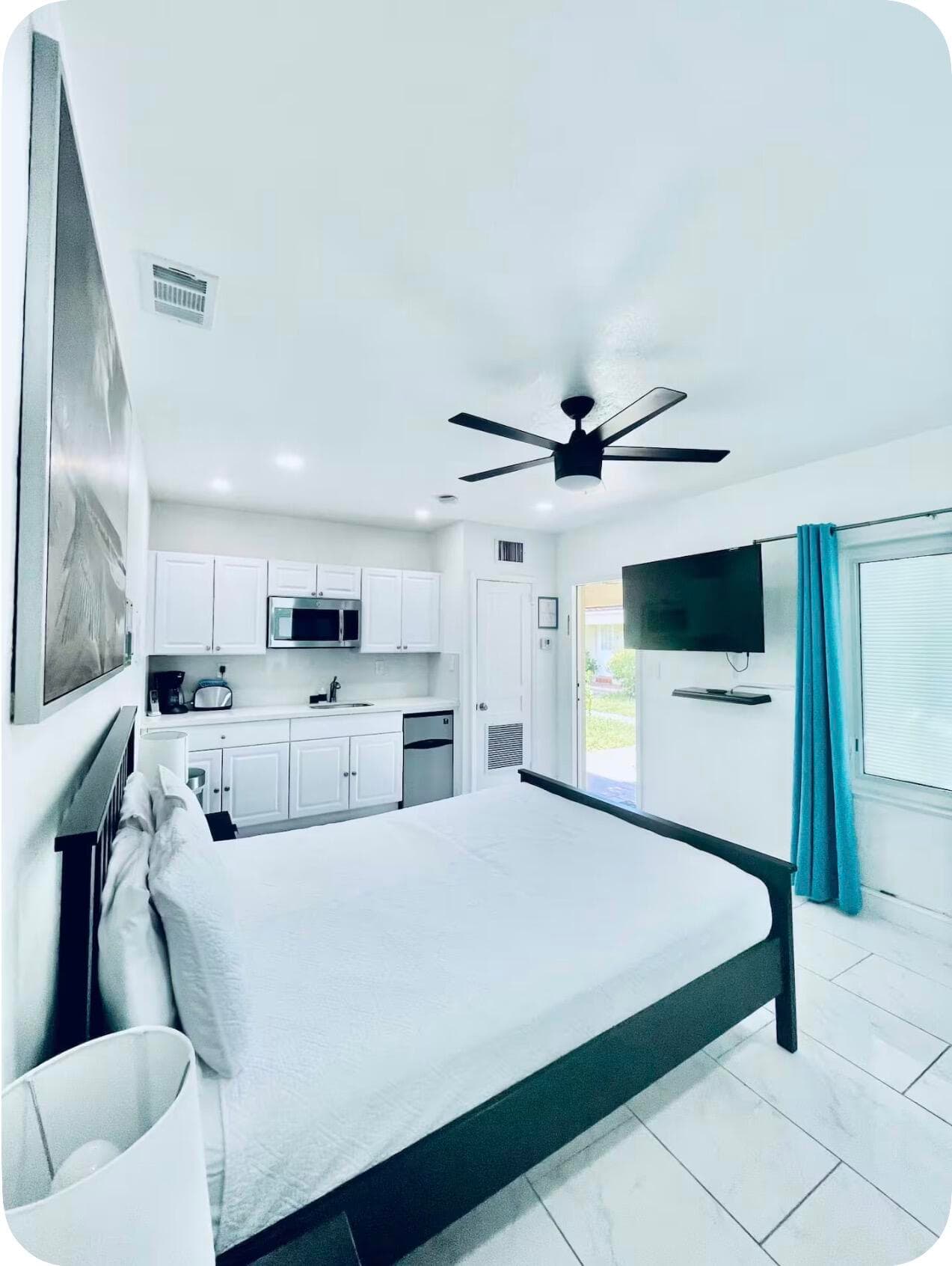 630 NE 17th Way, Fort Lauderdale, FL 33304 — photo 9 of 30