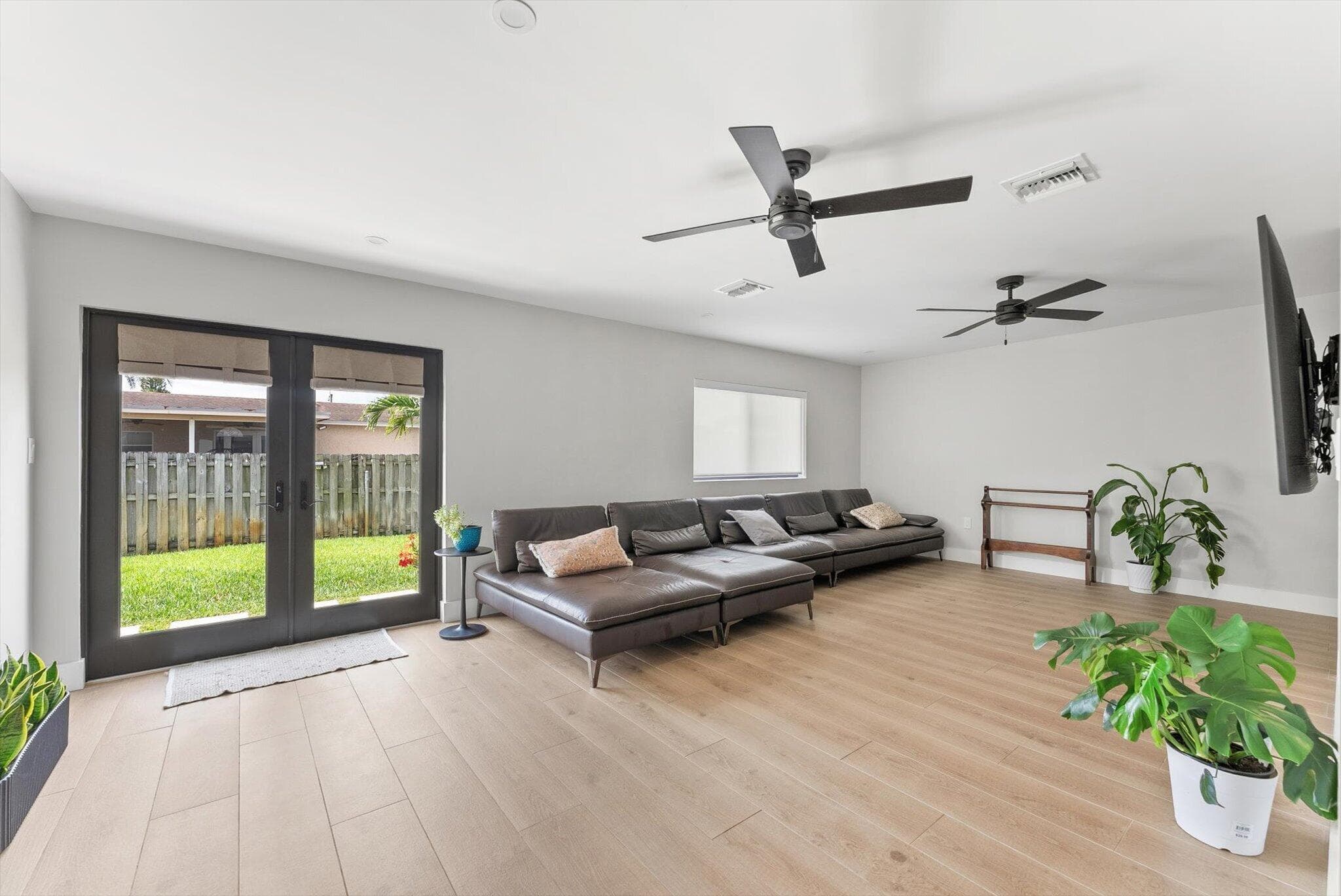 11510 NW 31st Place, Sunrise, FL 33323 — photo 12 of 38