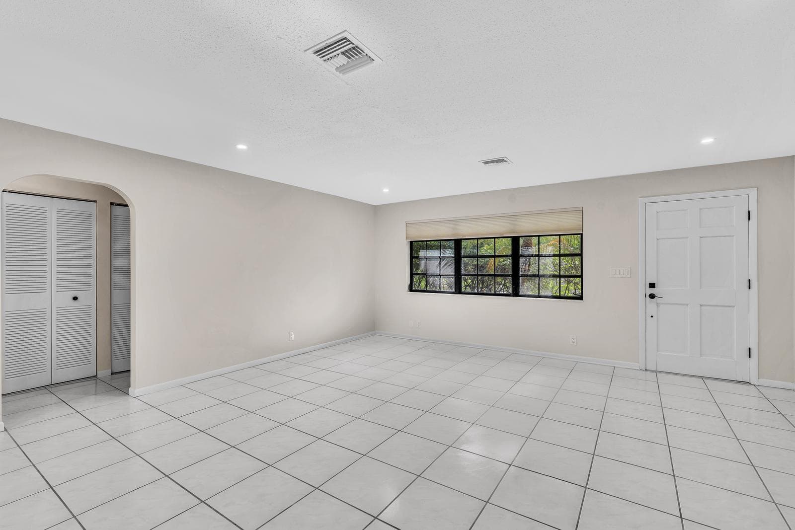 321 SW 30th Terrace, Deerfield Beach, FL 33442 — photo 6 of 50