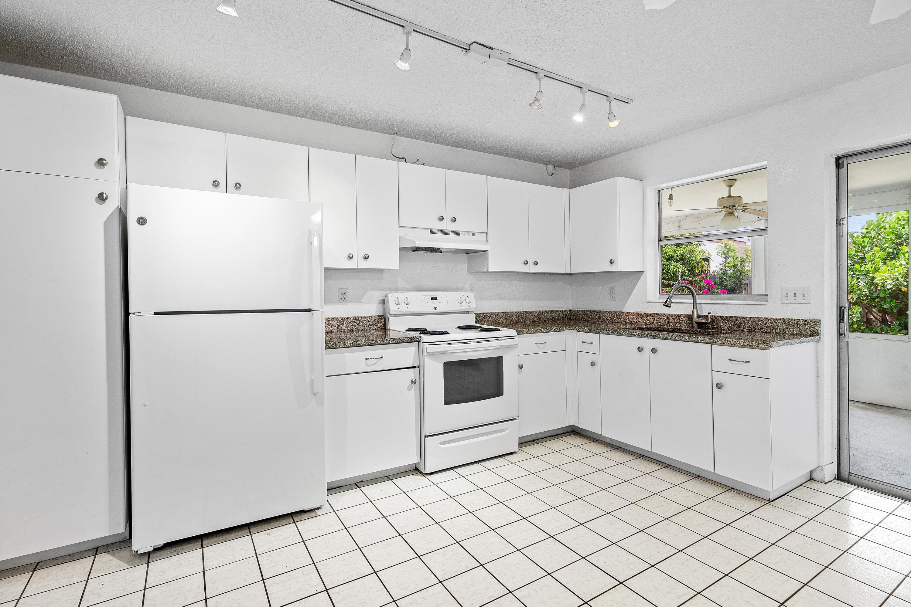 11 Sailfish Lane, Ocean Ridge, FL 33435 — photo 9 of 31