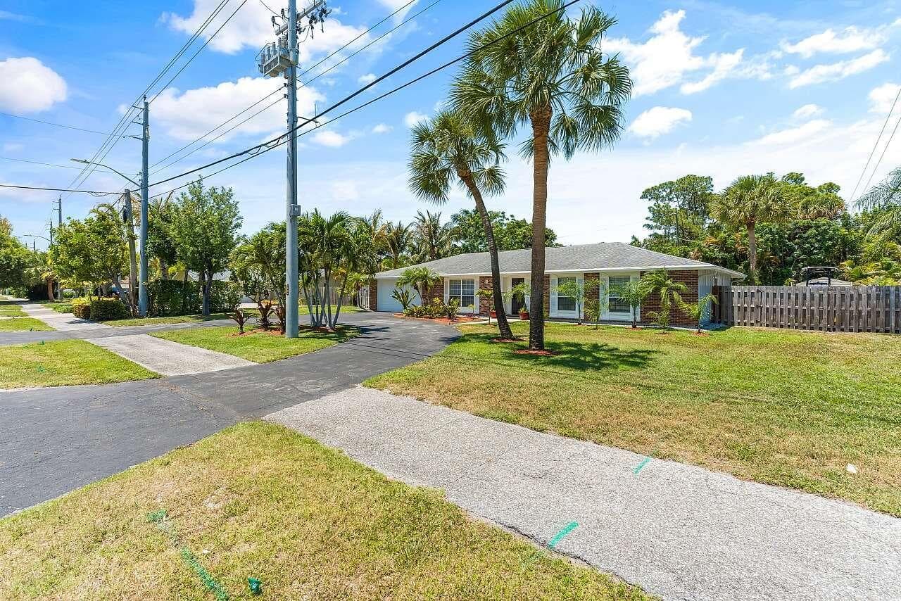 5103 Center Street, Jupiter, FL 33458 — photo 1 of 24