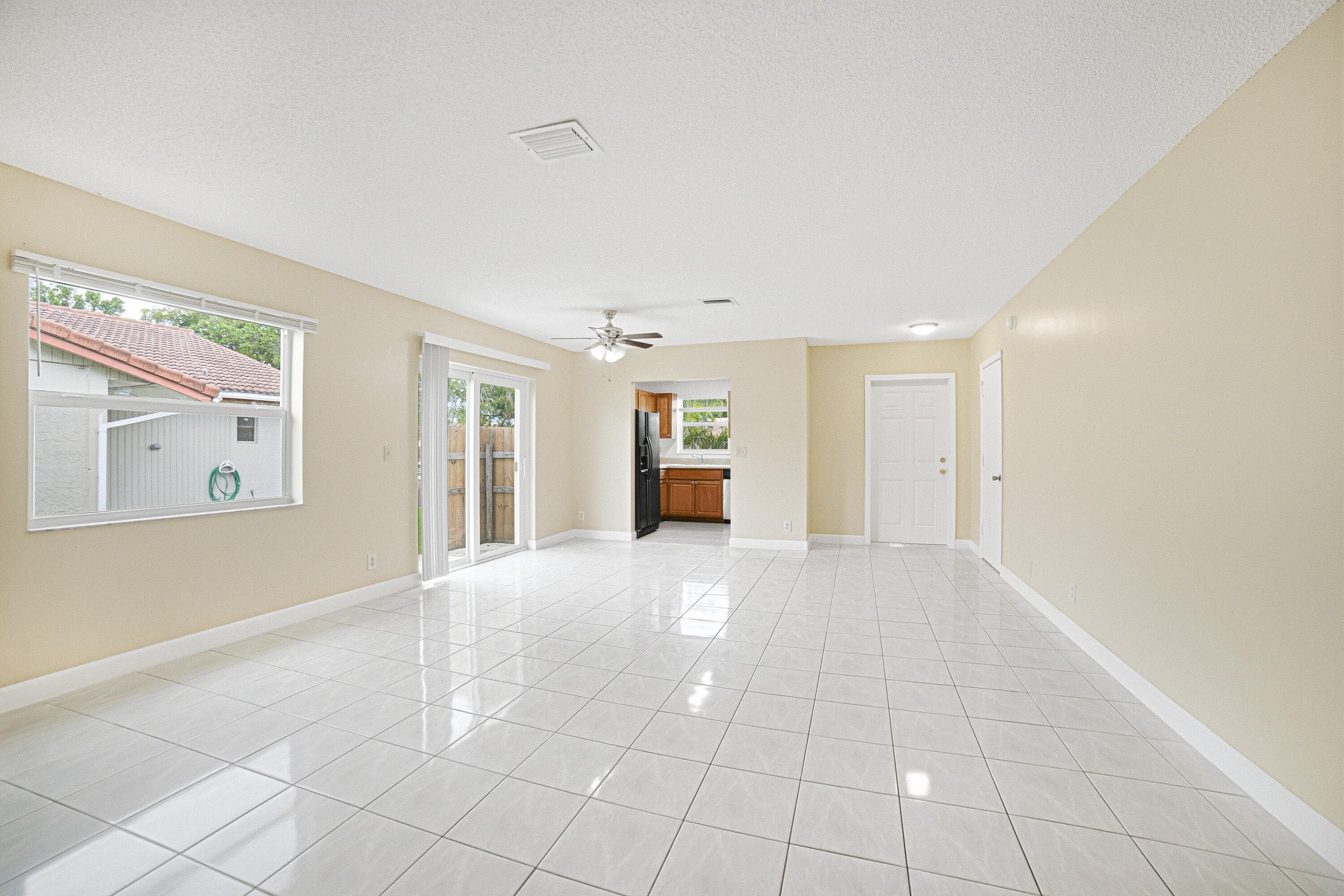 3912 NW 110th Avenue, Coral Springs, FL 33065 — photo 6 of 32