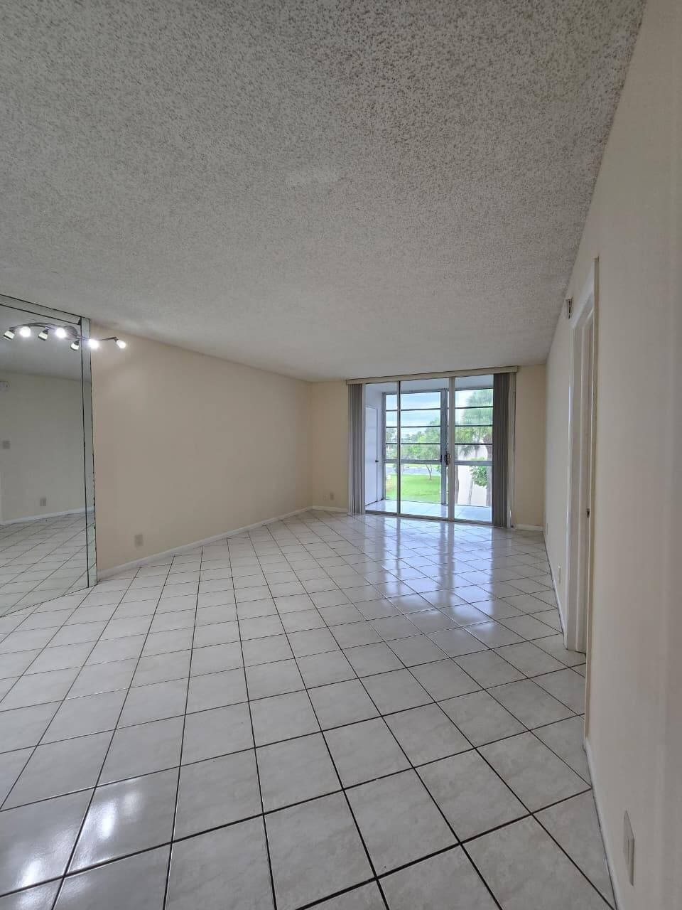 3141 NW 47th Terrace 326, Lauderdale Lakes, FL 33319 — photo 1 of 12