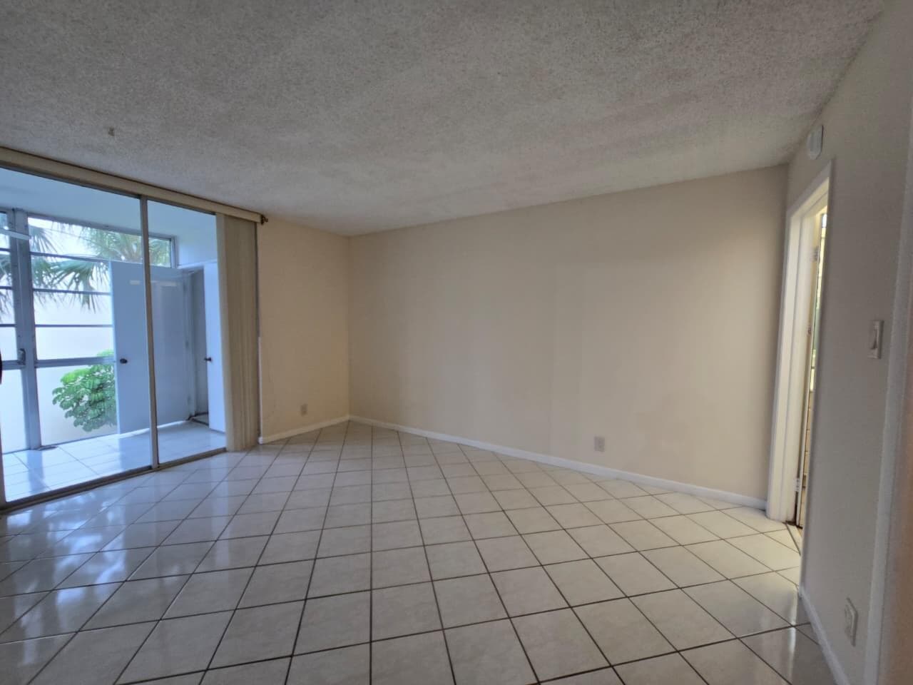 3141 NW 47th Terrace 326, Lauderdale Lakes, FL 33319 — photo 4 of 12
