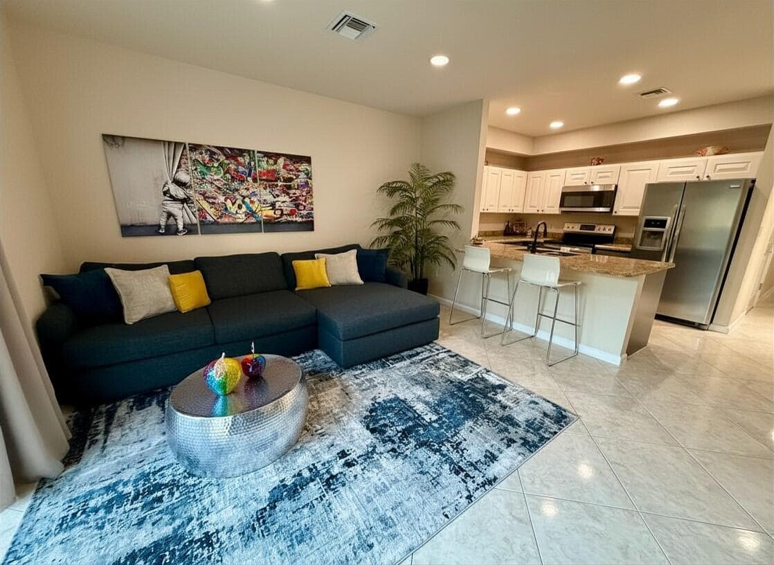 37 SE 3rd Avenue, Hallandale Beach, FL 33009 — photo 6 of 69