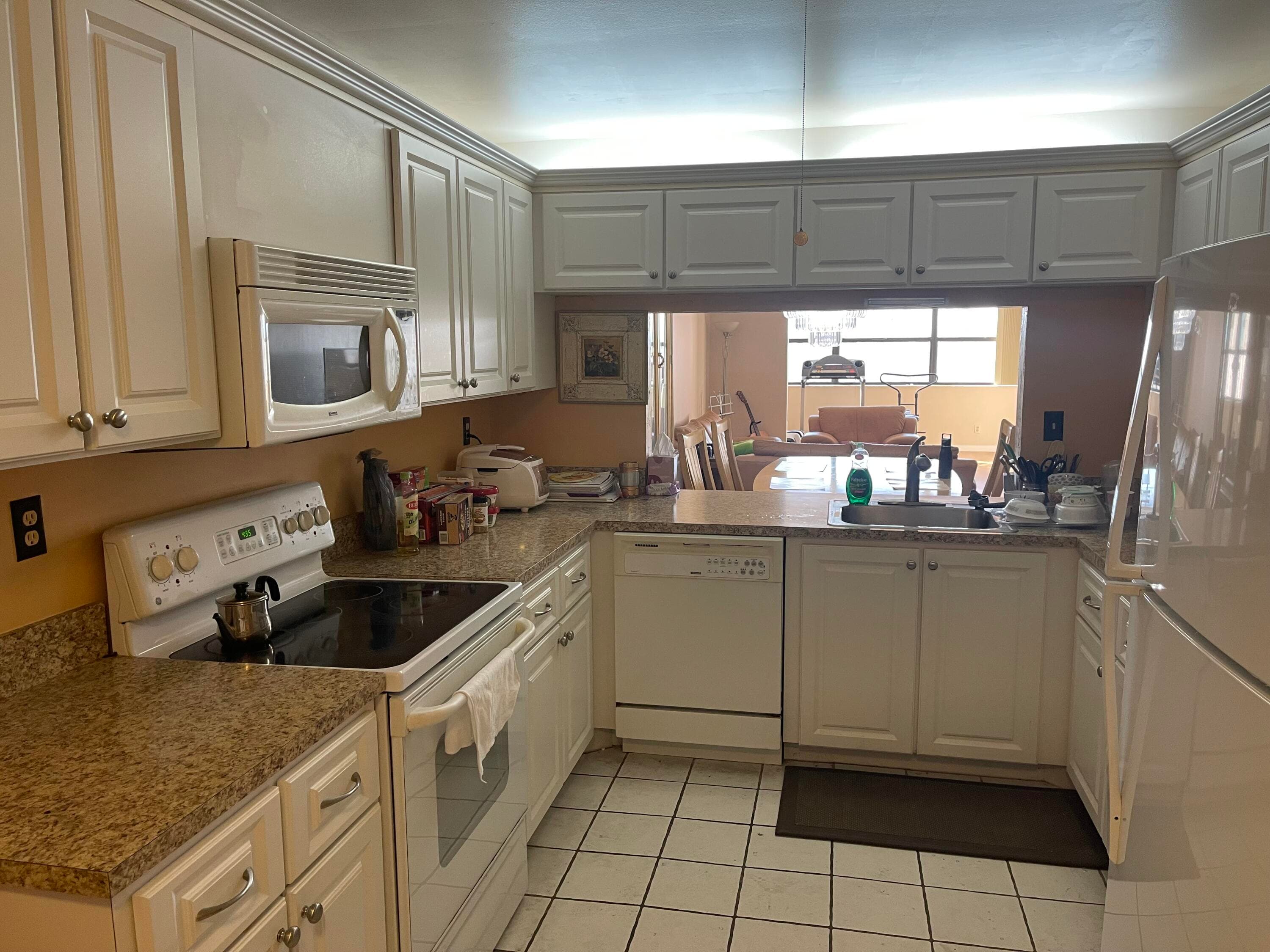 2705 NW 104th Avenue 302, Sunrise, FL 33322 — photo 3 of 8