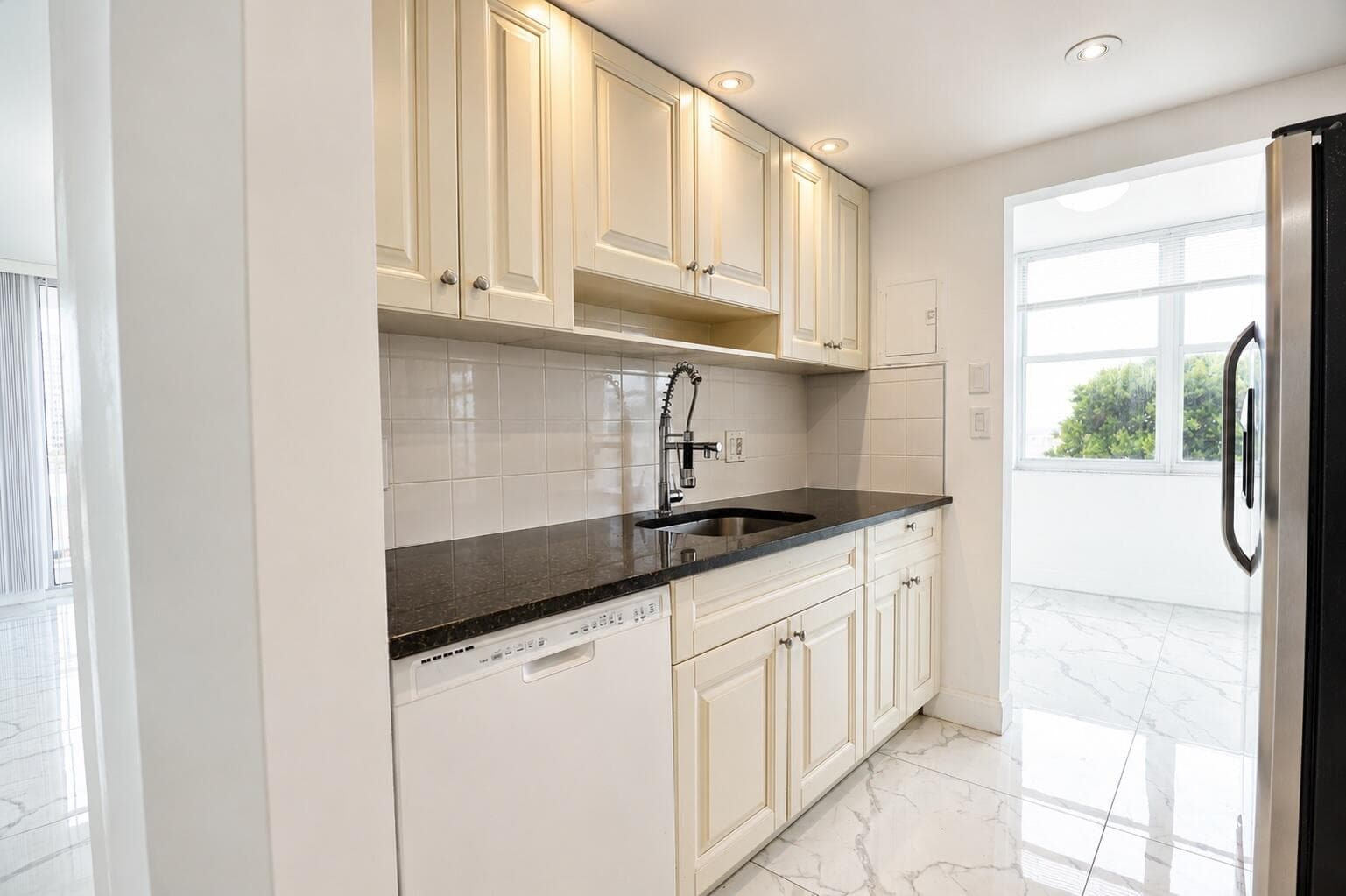 101 Briny Avenue 401, Pompano Beach, FL 33062 — photo 12 of 53