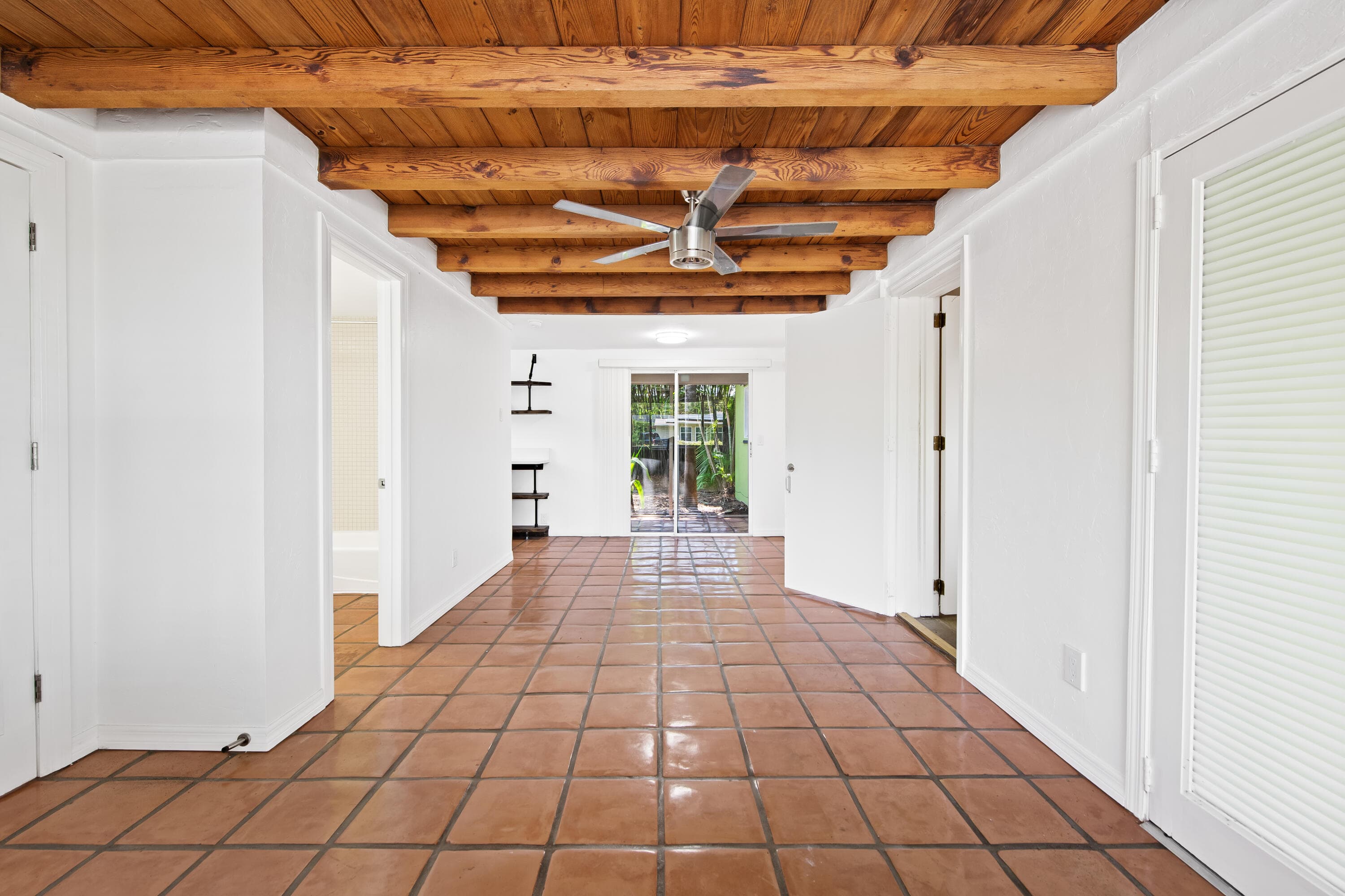 2020 NE 4th Avenue 2, Wilton Manors, FL 33305 — photo 1 of 12