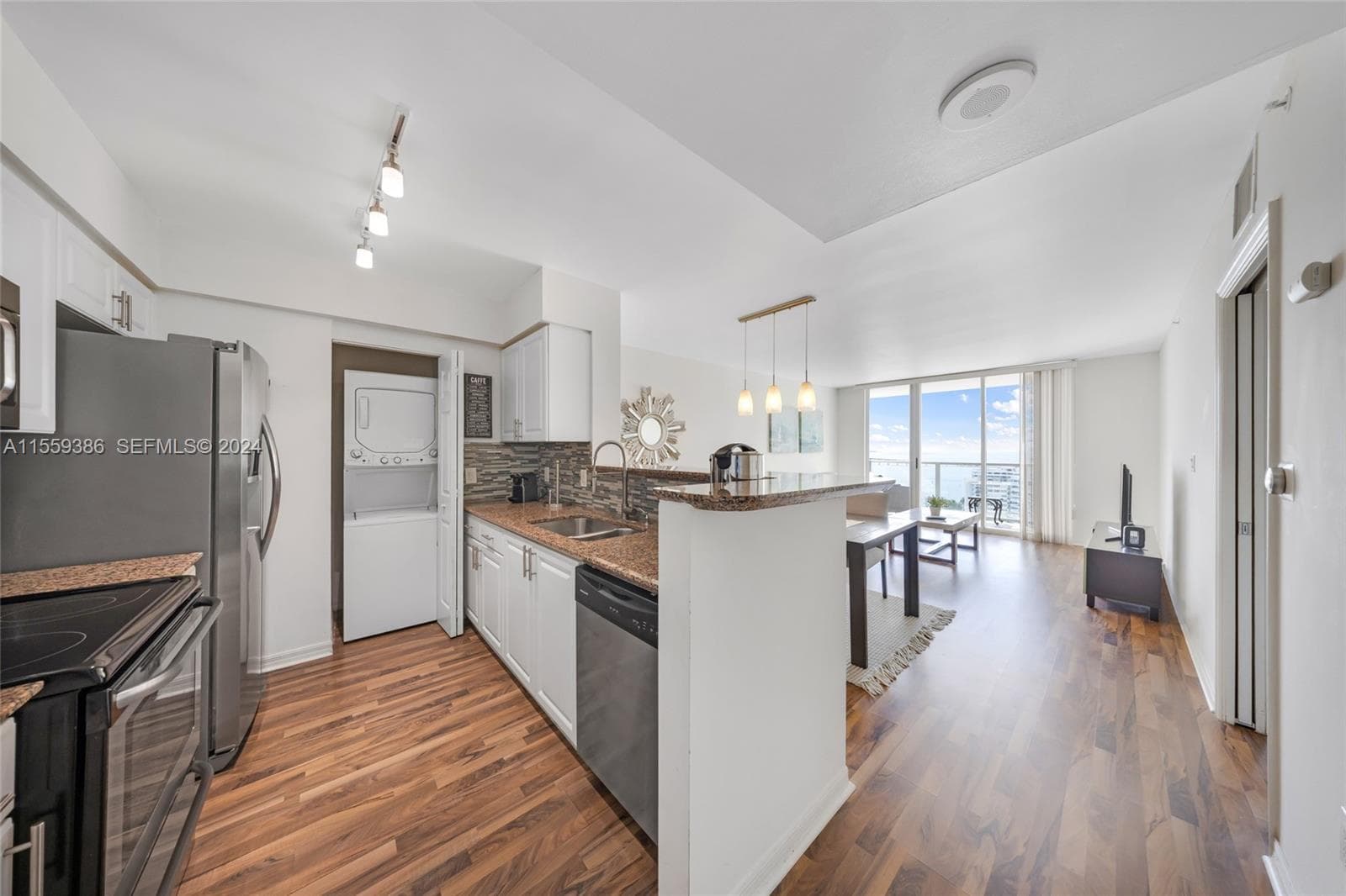 1155 Brickell Bay Drive 2207, Miami, FL 33131 — photo 11 of 42