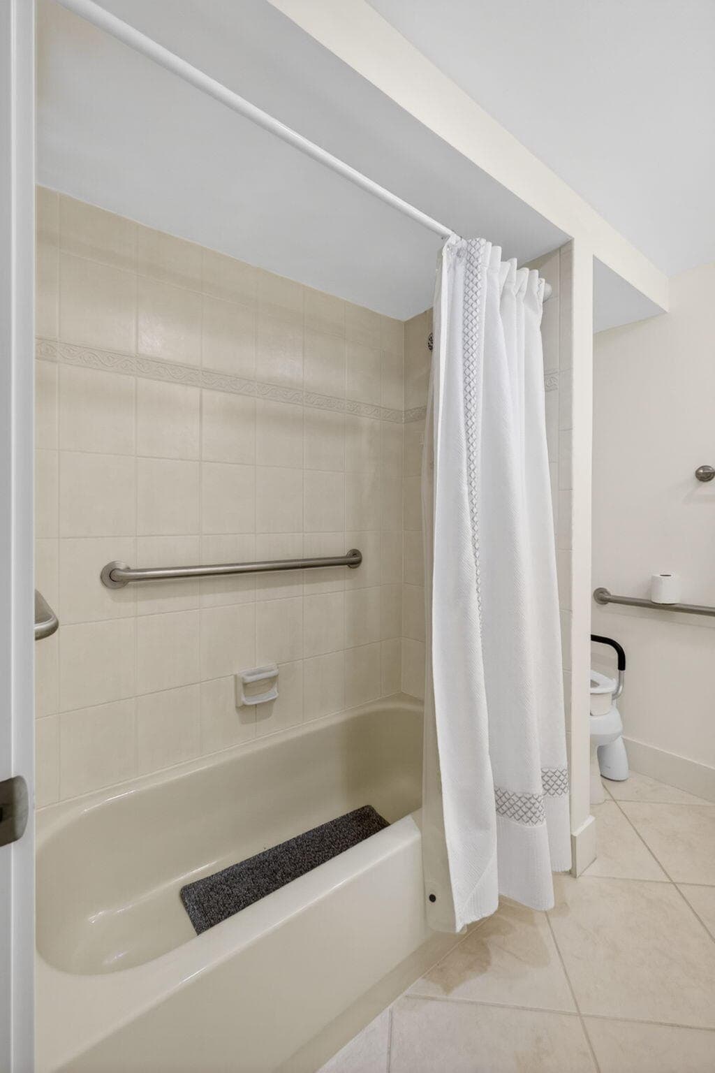 611 Brackenwood Cove, Palm Beach Gardens, FL 33418 — photo 32 of 48