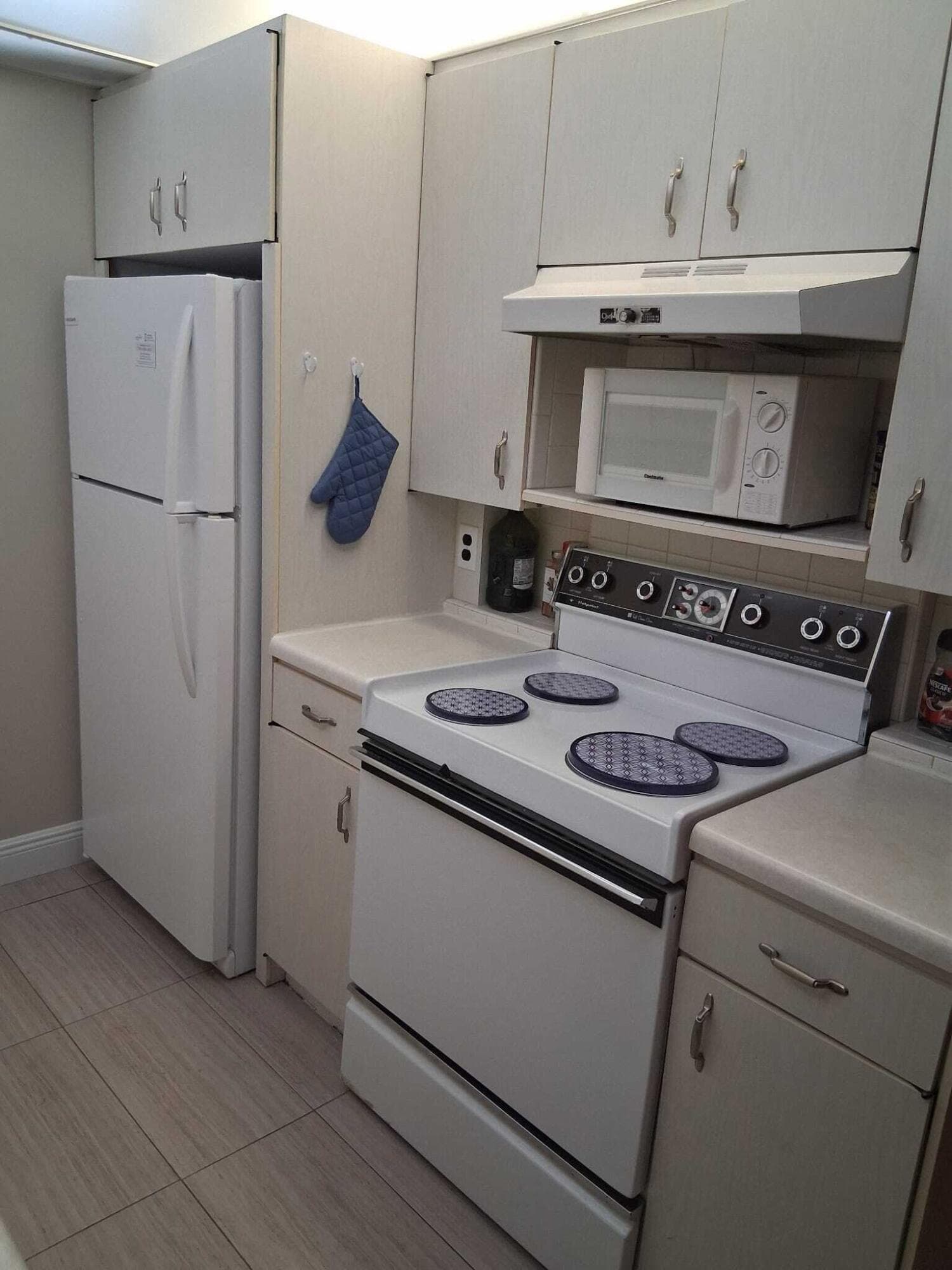 4023 Newport H, Deerfield Beach, FL 33442 — photo 4 of 26