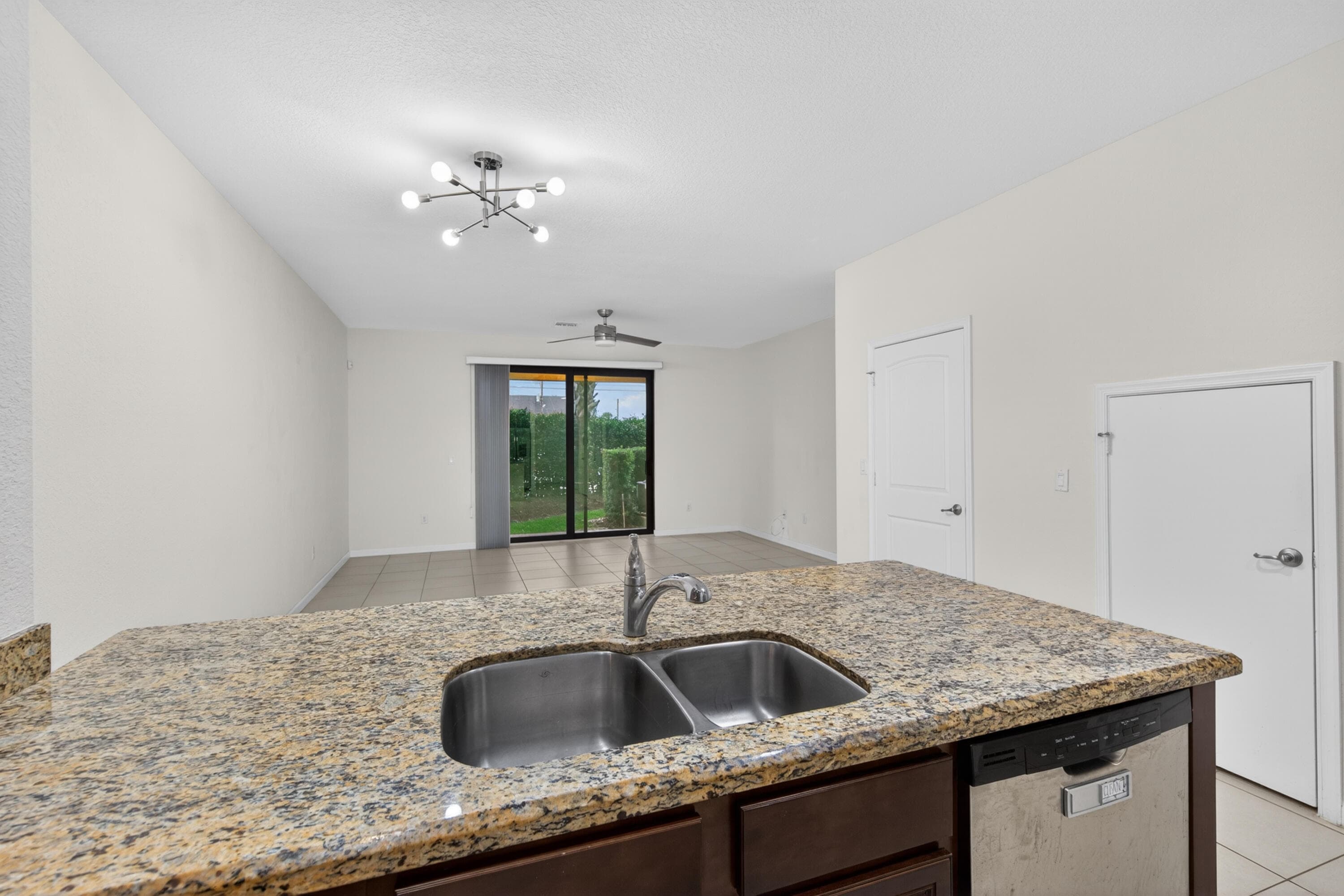 4234 N Dixie Highway 122, Oakland Park, FL 33334 — photo 10 of 44