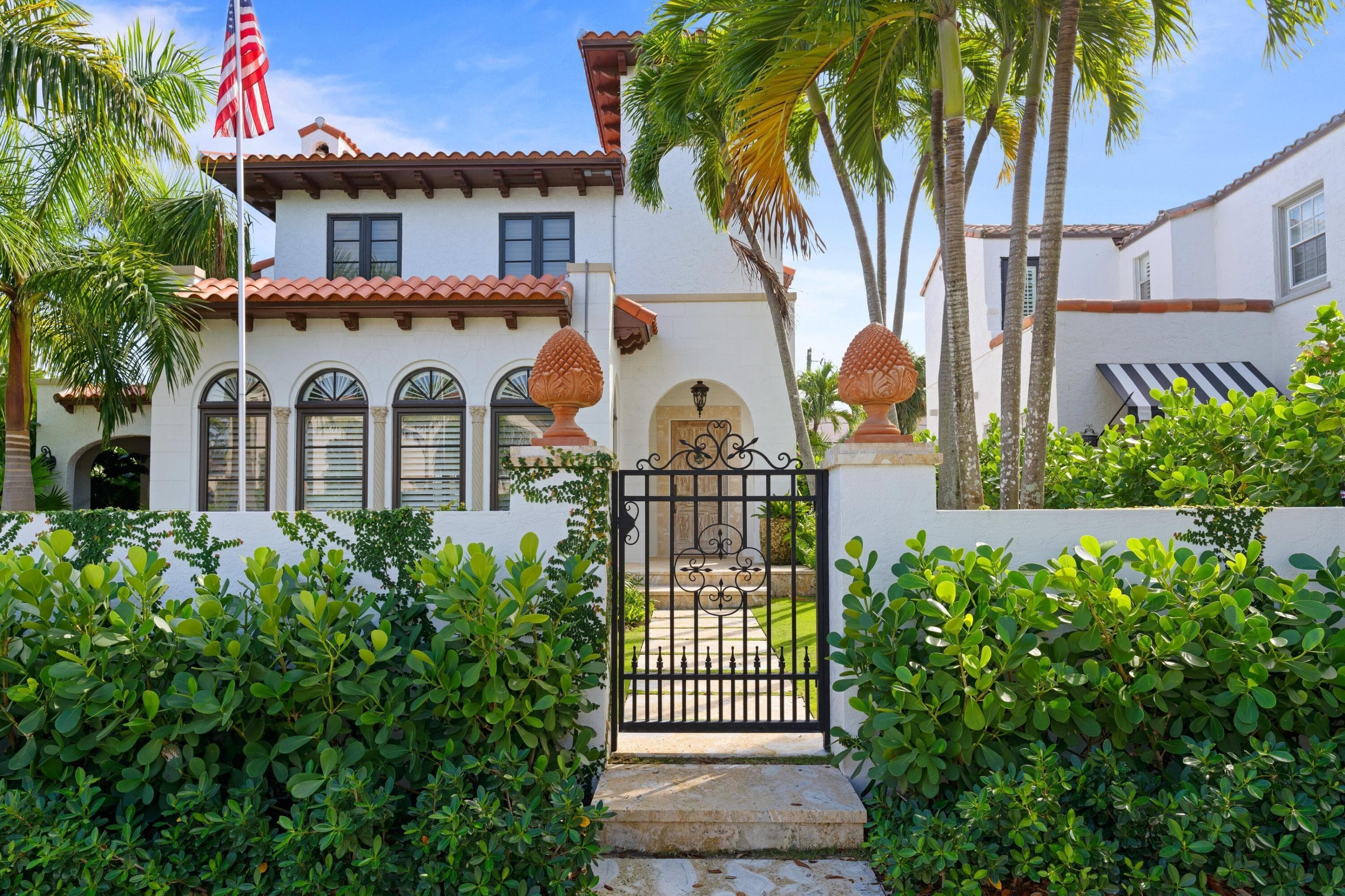 112 Roosevelt Place, West Palm Beach, FL 33405 — photo 1 of 45