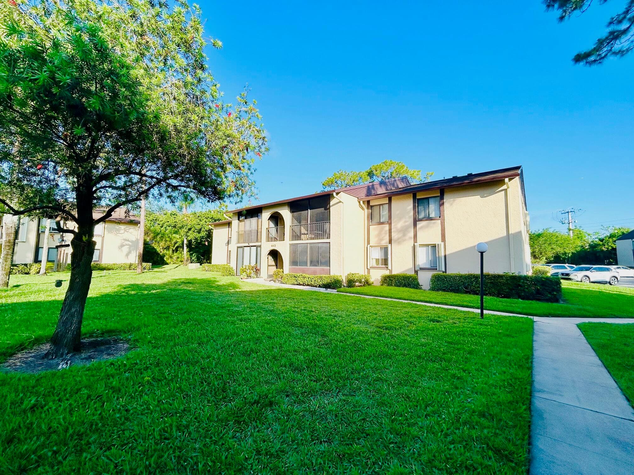 443 Pine Glen Lane B-2, Greenacres, FL 33463 — photo