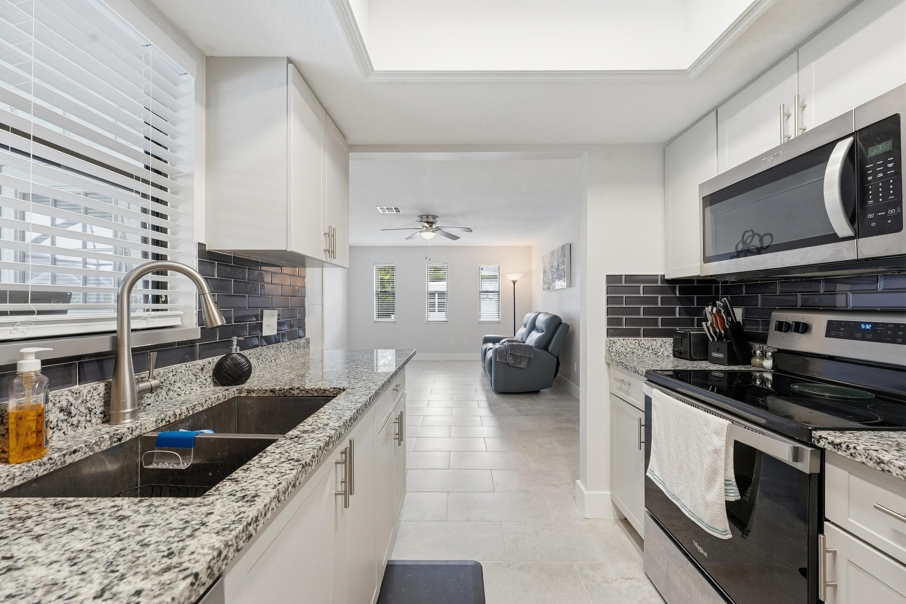 670 Nobles Street, Sebastian, FL 32958 — photo 4 of 46