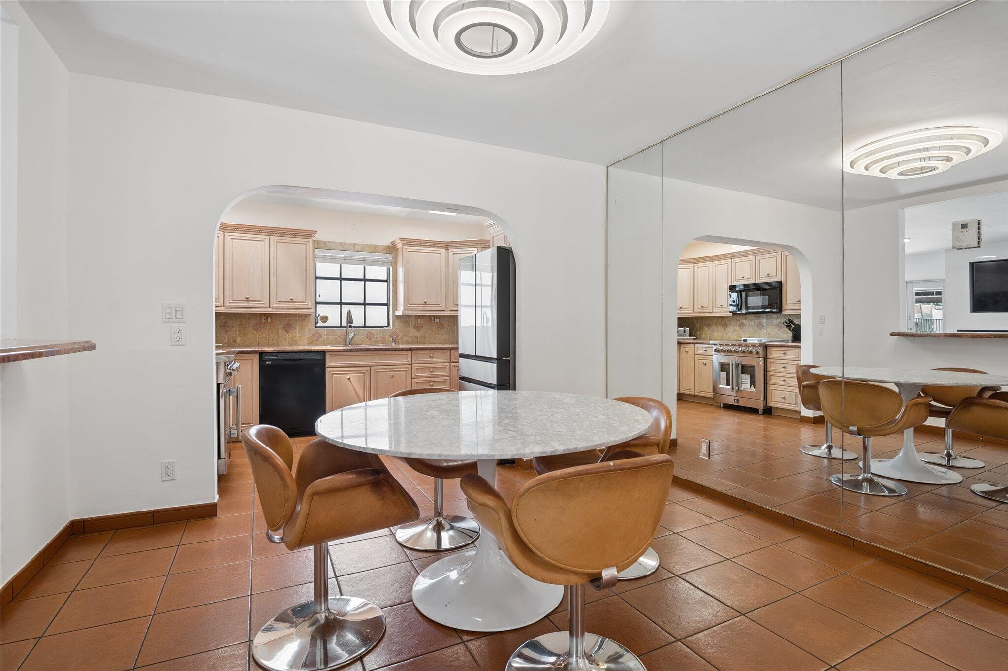 325 Coconut Isle Drive, Fort Lauderdale, FL 33301 — photo 16 of 40