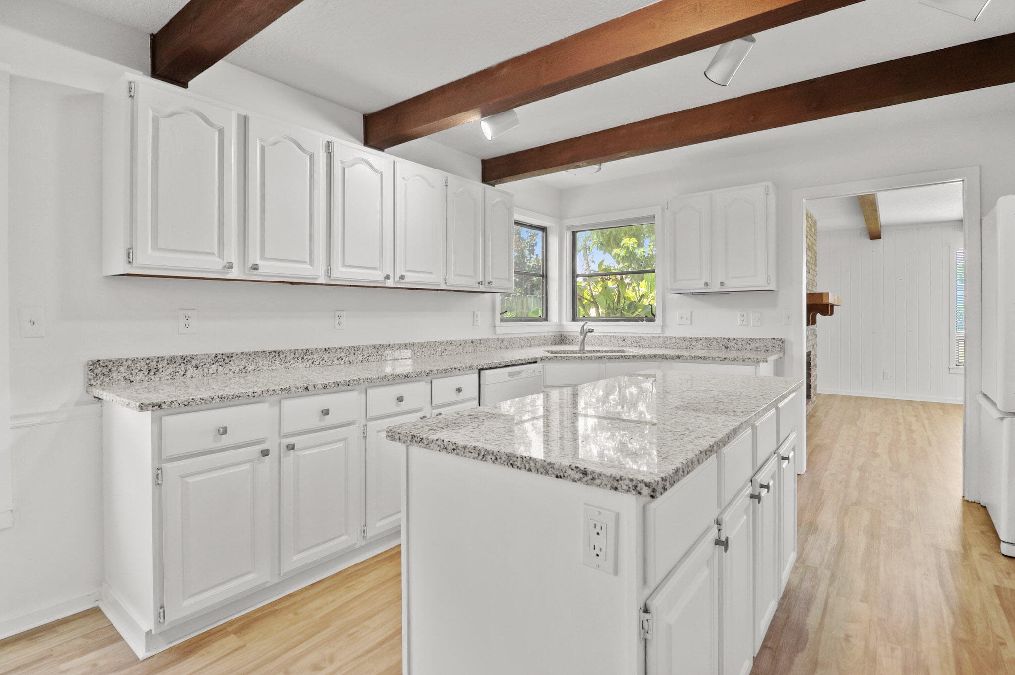 65 W Pinehill Trl W W, Tequesta, FL 33469 — photo 8 of 29