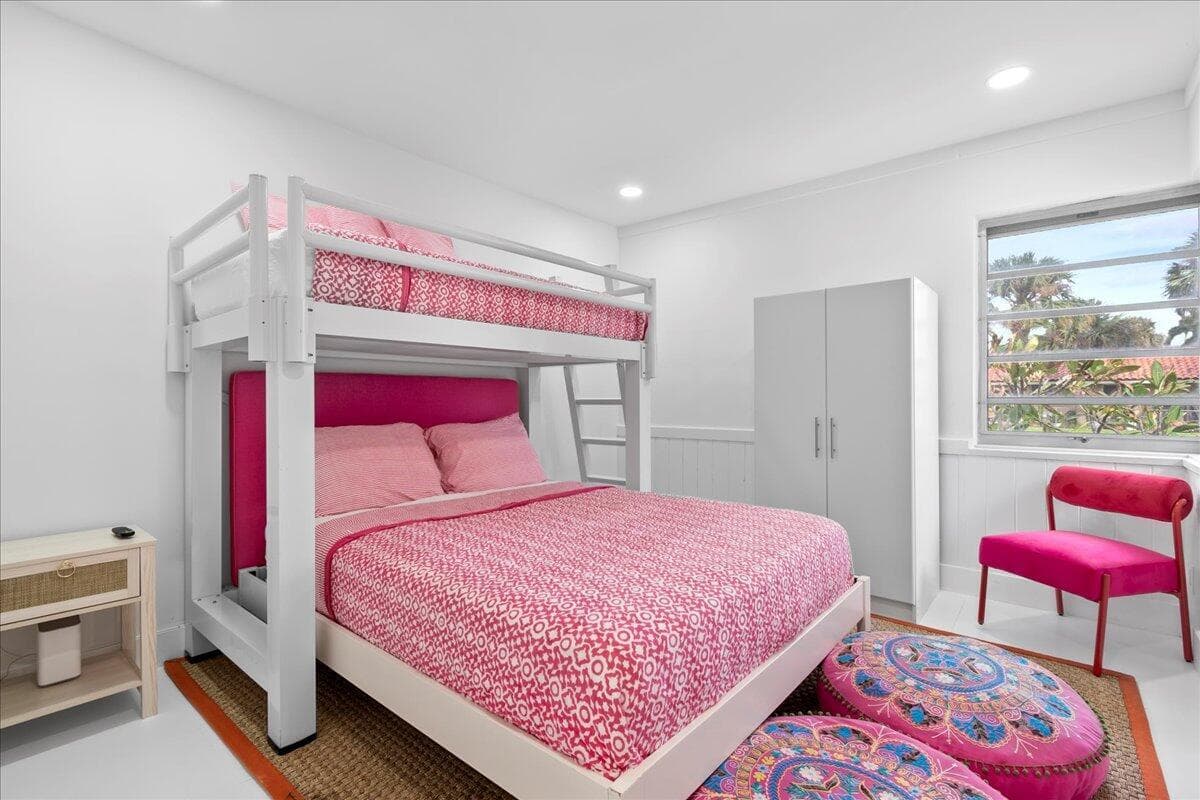 2412 N Lakeside Drive, Lake Worth Beach, FL 33460 — photo 15 of 20