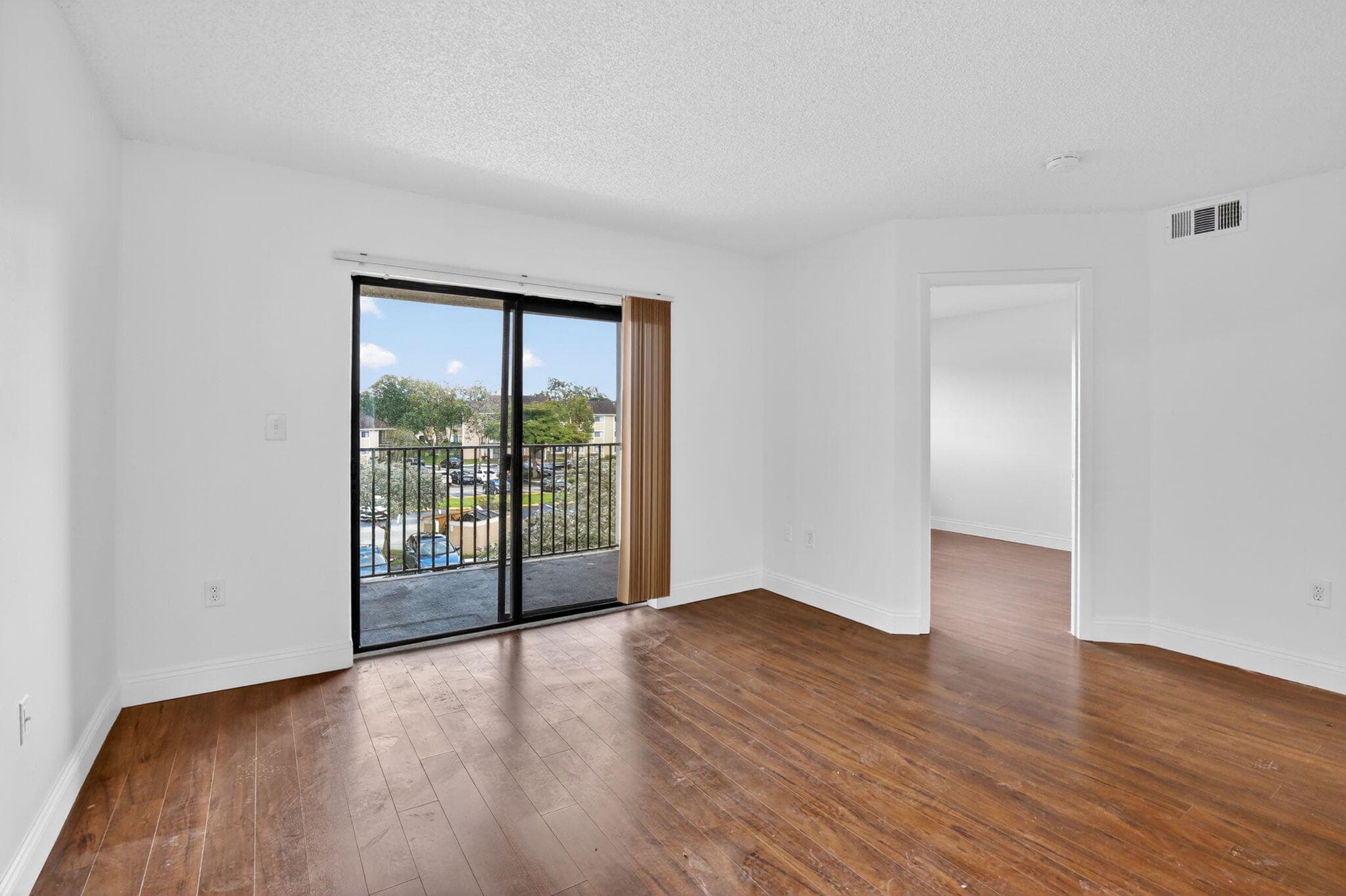300 Palm Circle W 305, Pembroke Pines, FL 33025 — photo 5 of 42