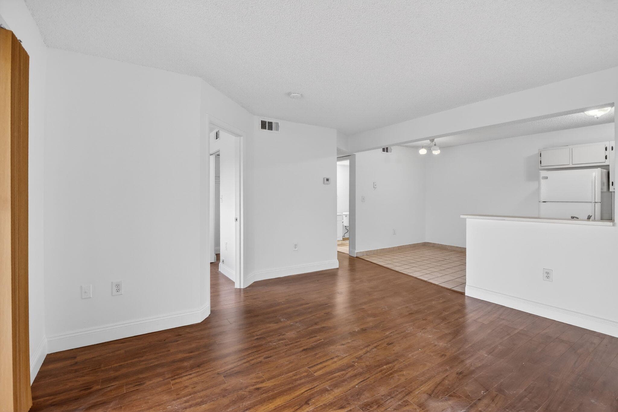300 Palm Circle W 305, Pembroke Pines, FL 33025 — photo 6 of 42
