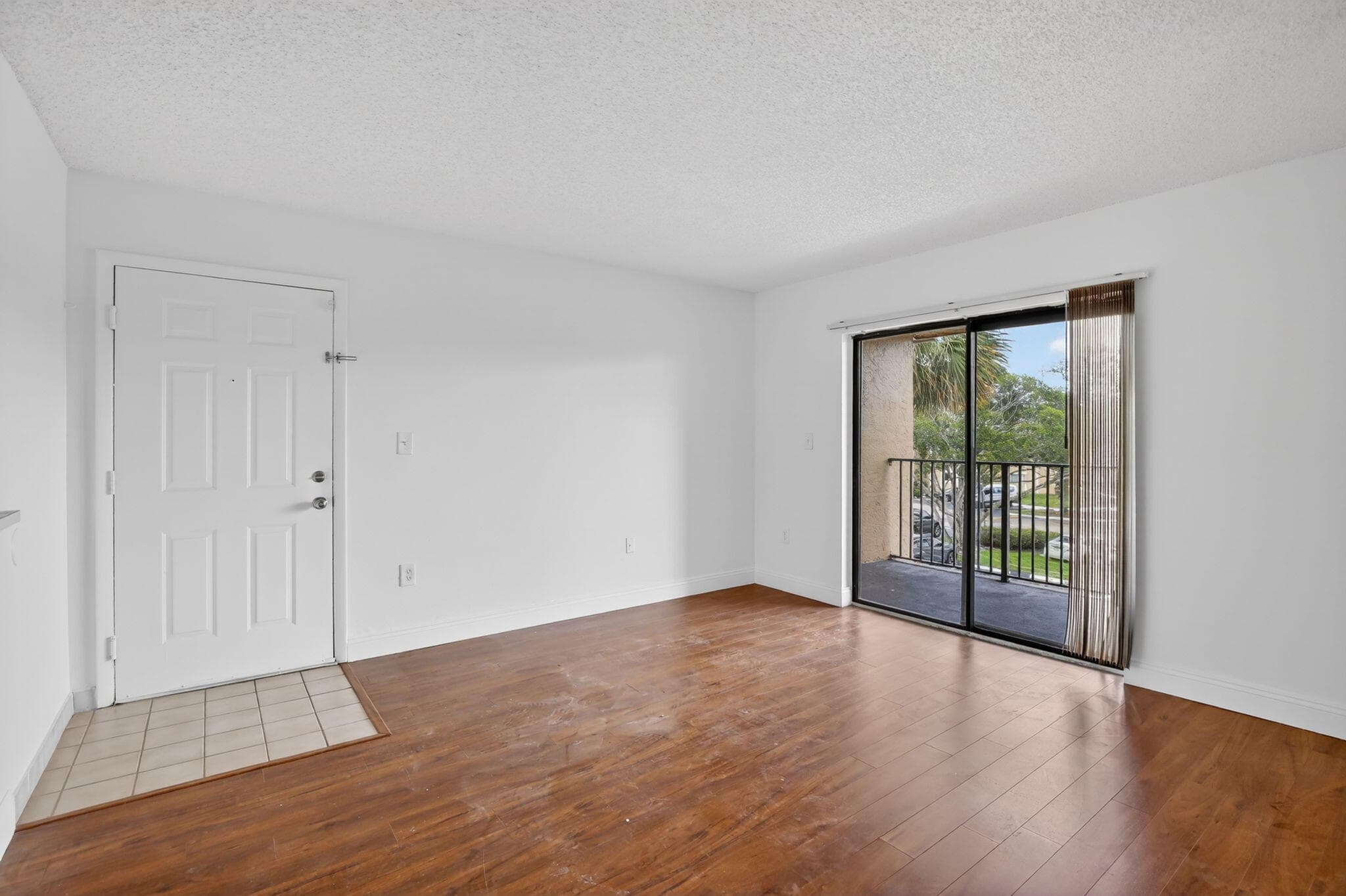 300 Palm Circle W 305, Pembroke Pines, FL 33025 — photo 8 of 42