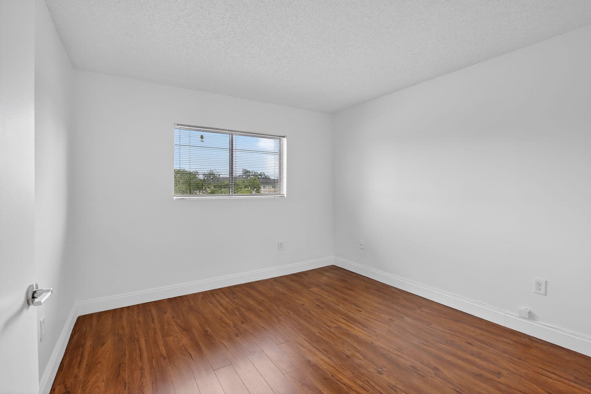 300 Palm Circle W 305, Pembroke Pines, FL 33025 — photo 15 of 42