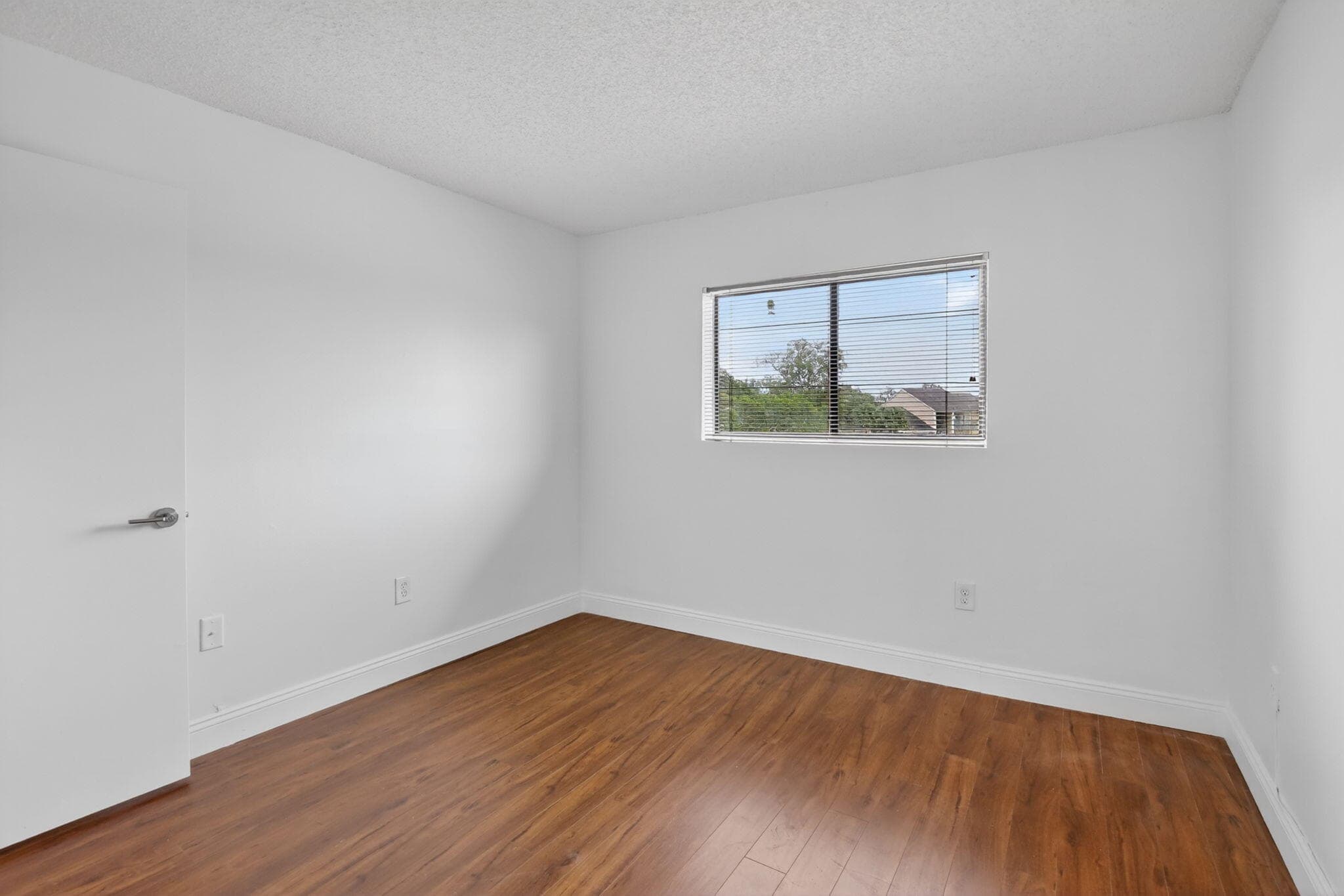 300 Palm Circle W 305, Pembroke Pines, FL 33025 — photo 18 of 42