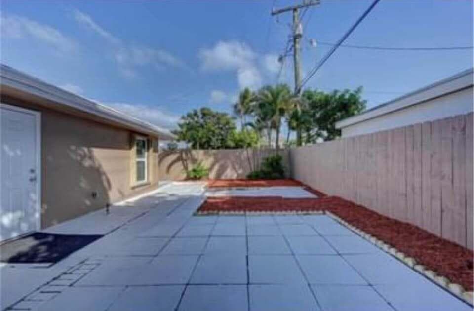 952 30th Street, West Palm Beach, FL 33407 — photo 9 of 9