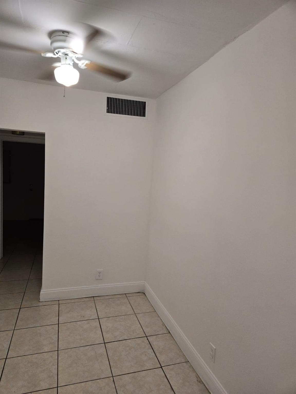 230 SW 11th Avenue 17, Hallandale Beach, FL 33009 — photo 6 of 19