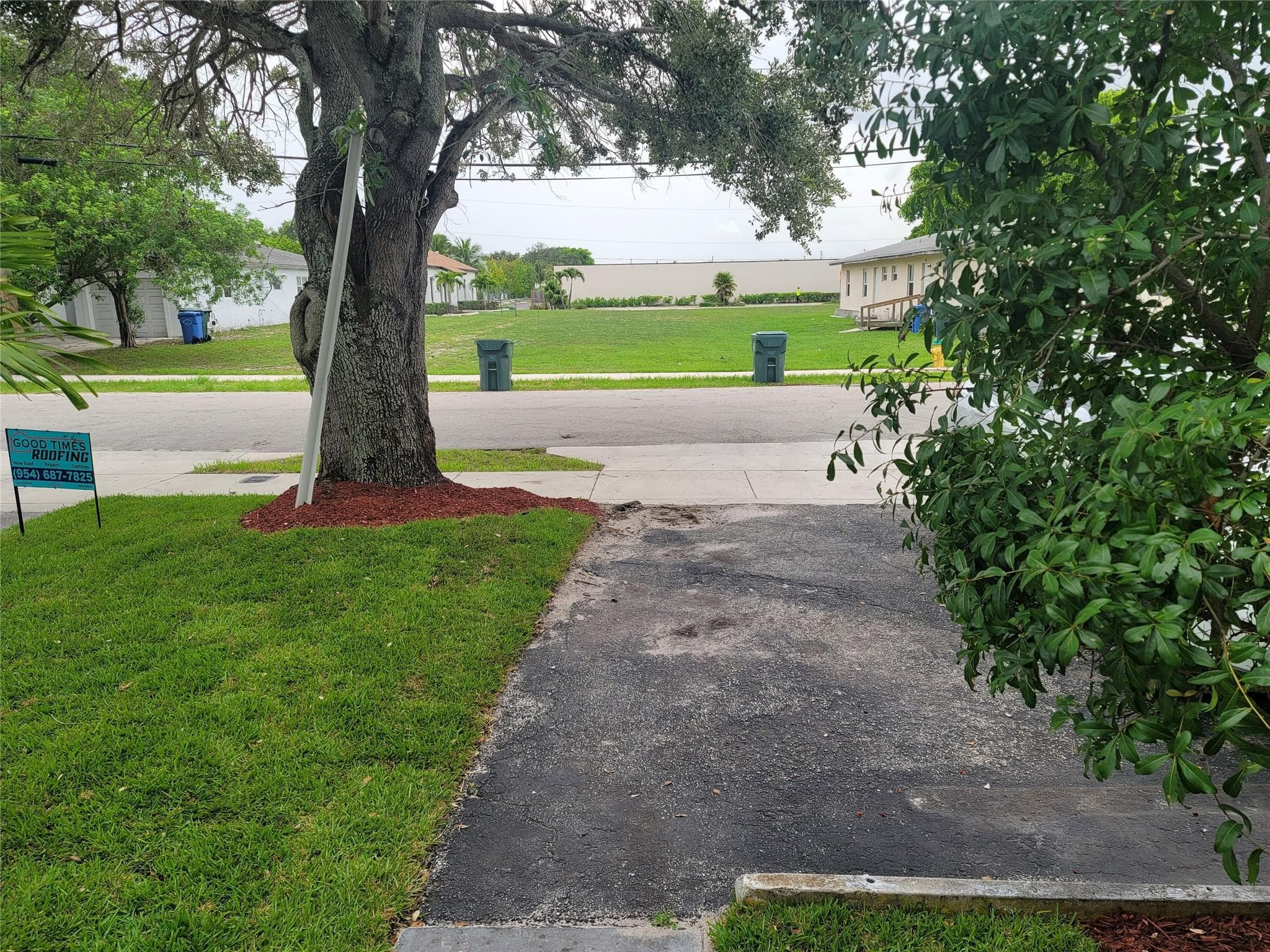 241 NE 35th Street 2, Oakland Park, FL 33334 — photo 3 of 14
